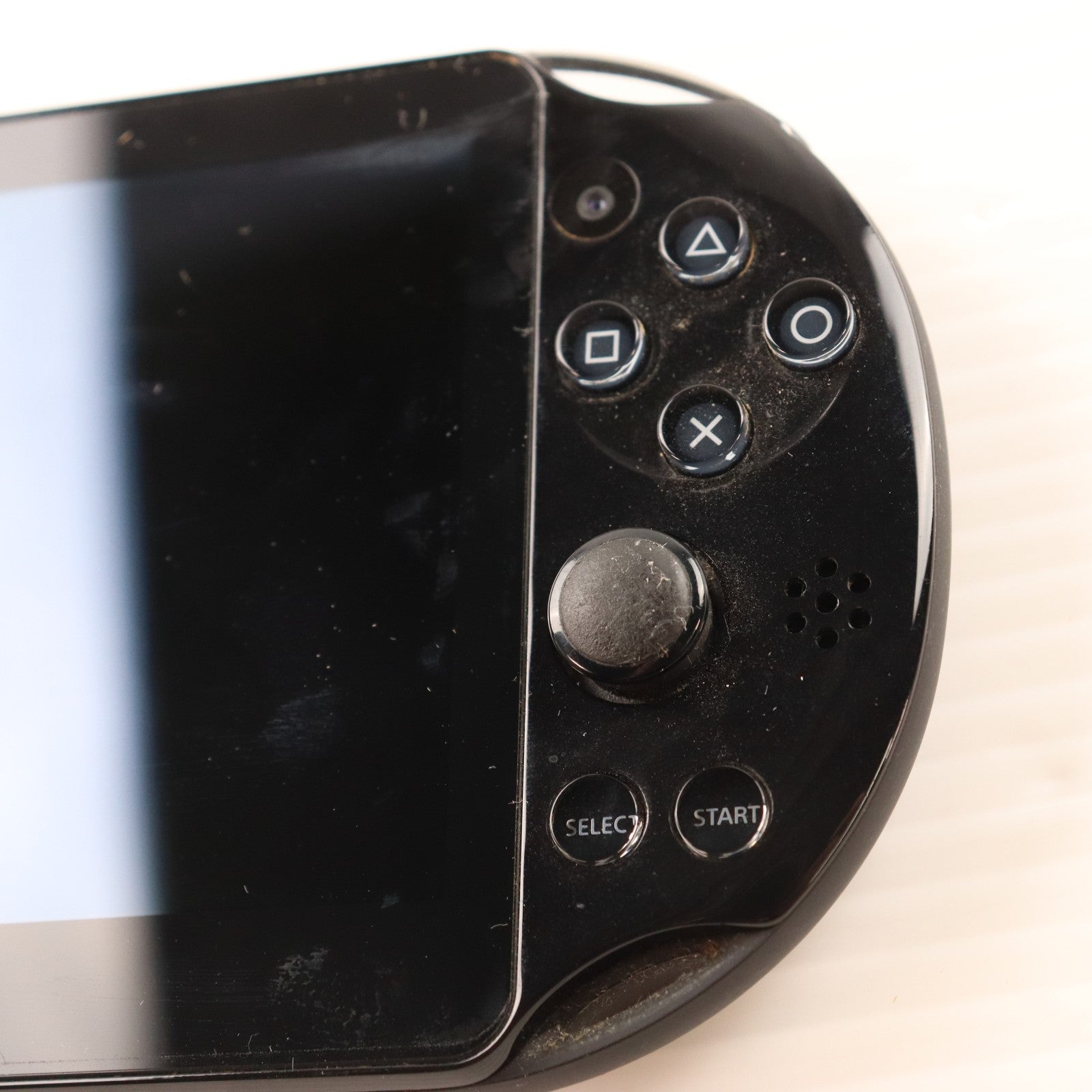 【中古即納】[PSVita] (本体) PlayStation Vita(プレイステーション ヴィータ) Wi-Fiモデル ブラック SCE(PCH-2000ZA11)(20131010)