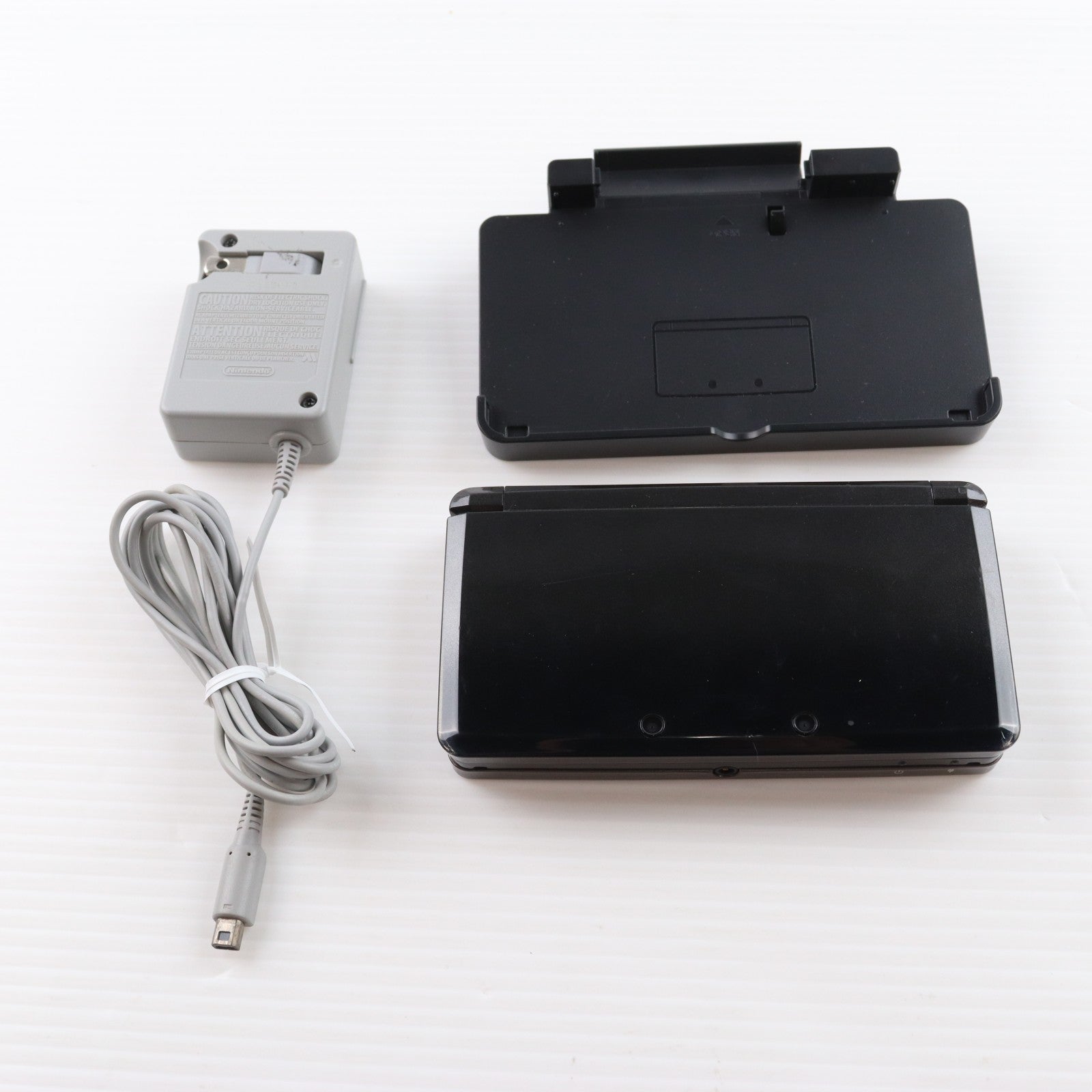 【中古即納】[3DS] (本体) ニンテンドー3DS クリアブラック 任天堂(CTR-S-KGBA)(20131010)