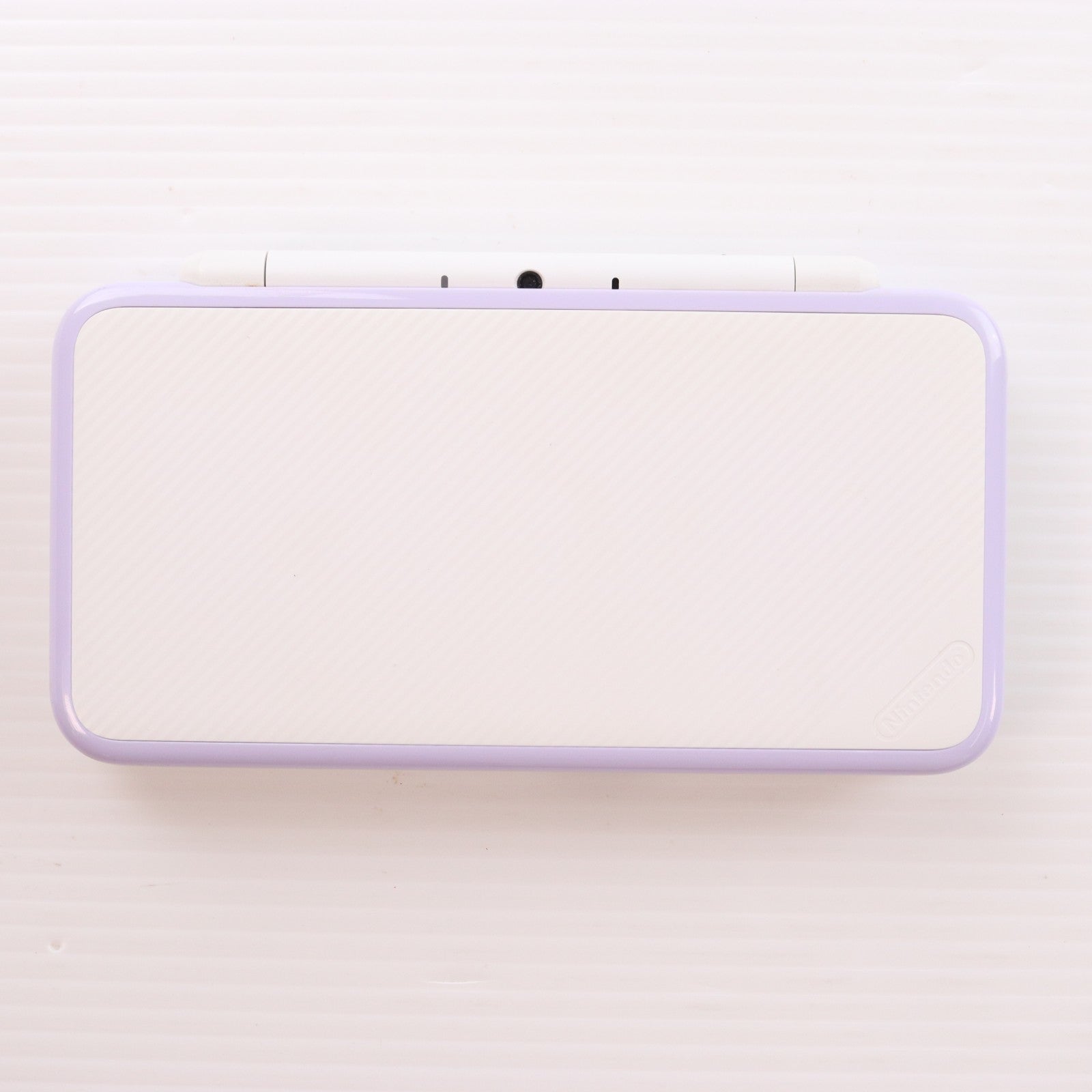 【中古即納】[3DS] (本体) Newニンテンドー2DS LL ホワイト×ラベンダー 任天堂(JAN-S-UAAA)(20171005)