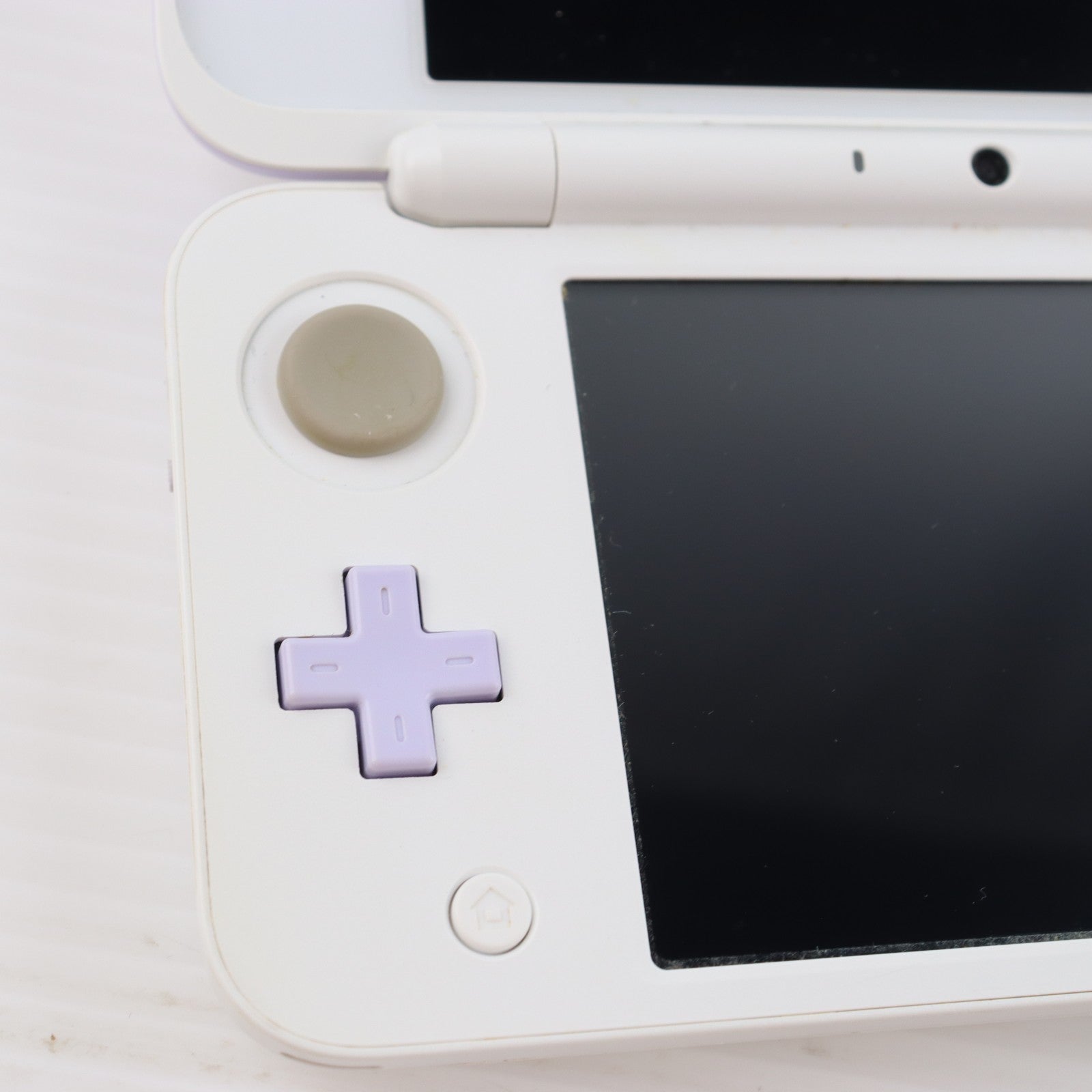 【中古即納】[3DS] (本体) Newニンテンドー2DS LL ホワイト×ラベンダー 任天堂(JAN-S-UAAA)(20171005)