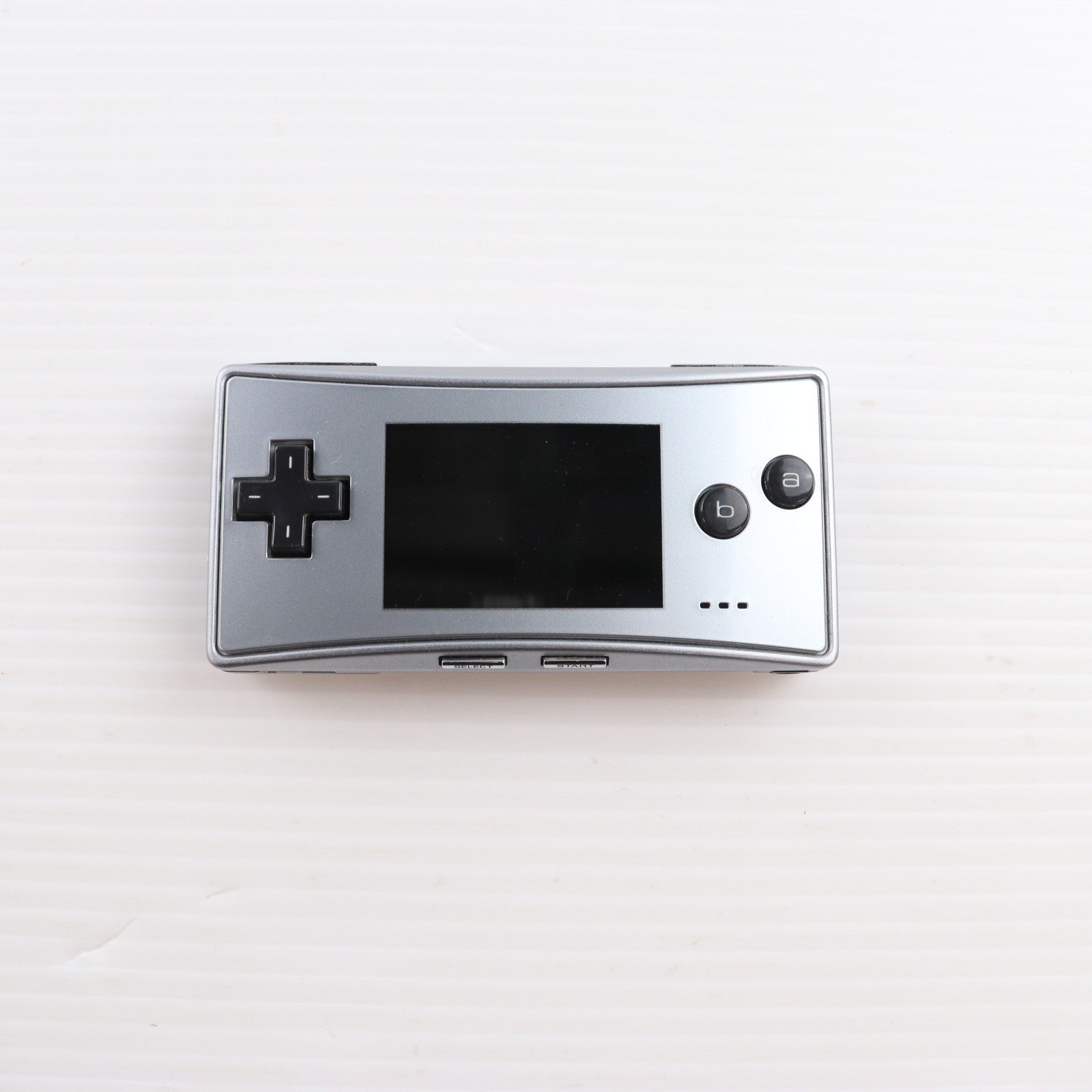 【中古即納】[GBA] (本体) GAMEBOY micro(ゲームボーイミクロ) シルバー 任天堂(OXY-S-AA)(20050913)