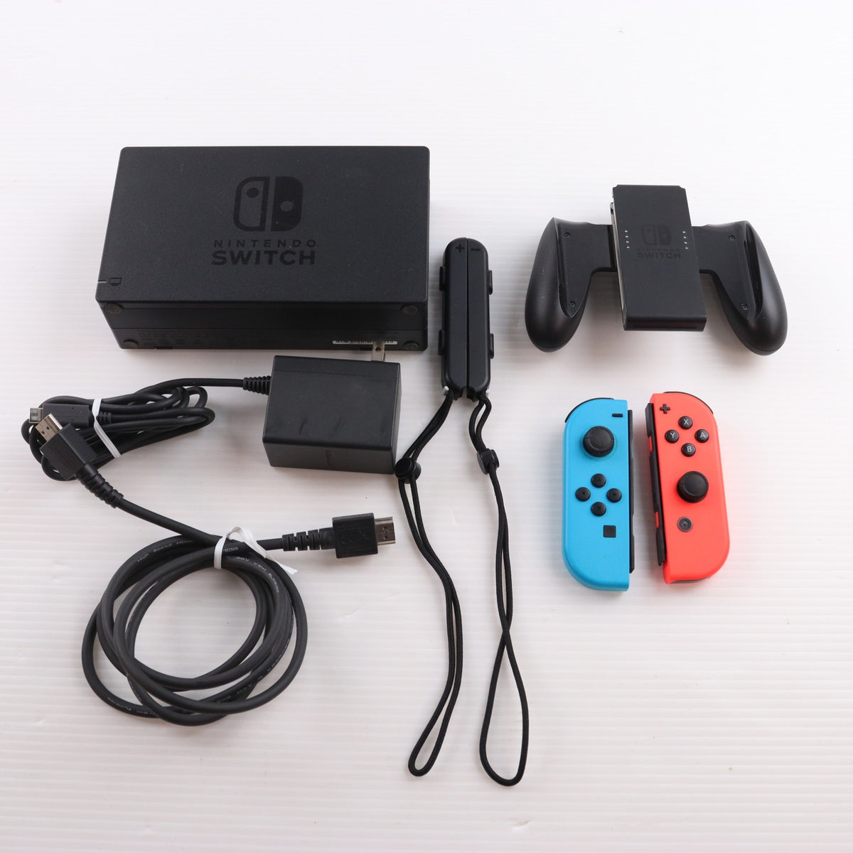 【中古即納】[Switch] (本体) Nintendo Switch(ニンテンドースイッチ) Joy-Con(L) ネオンブルー/(R) ネオンレッド 任天堂(HAD-S-KABAA)(20190830)