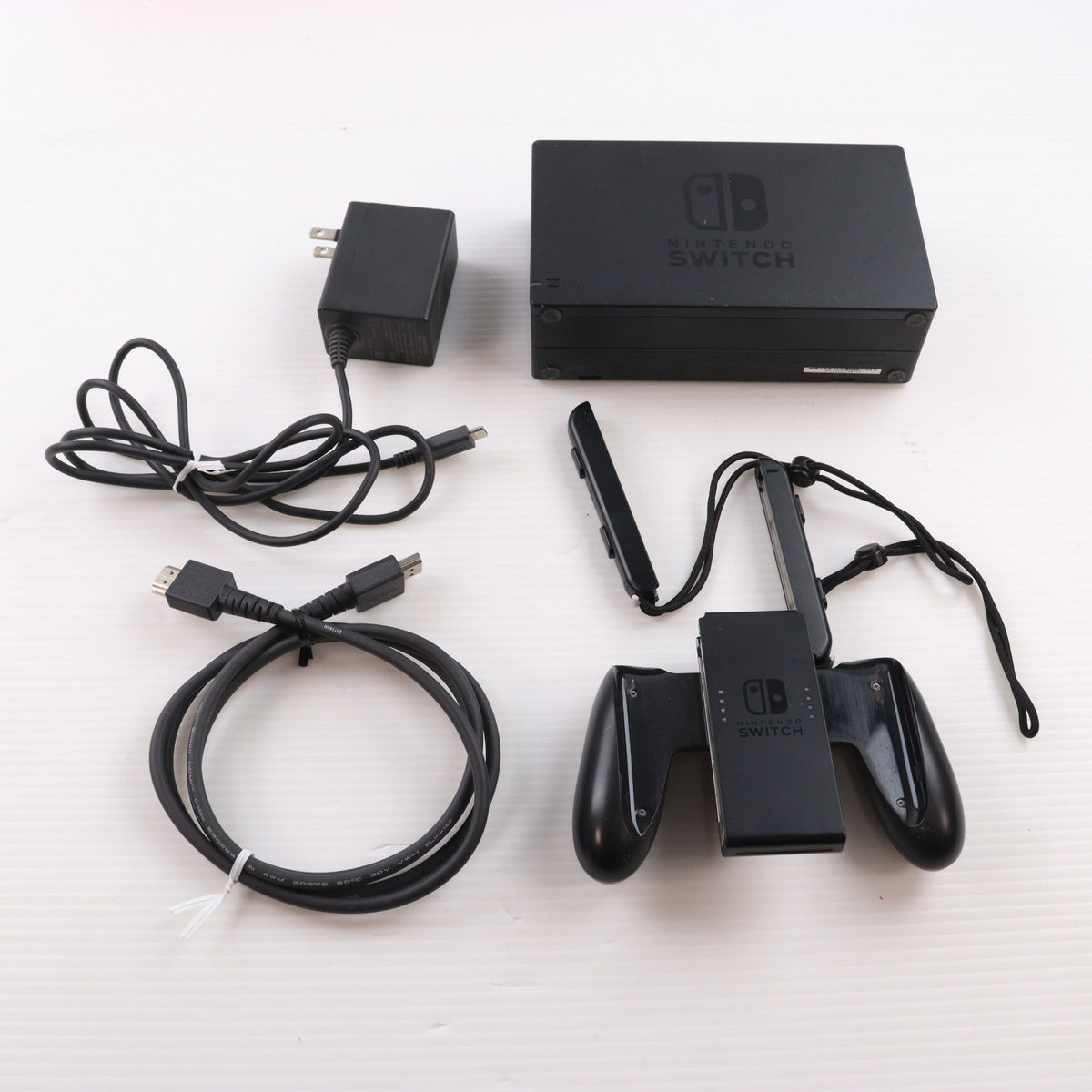 【中古即納】[Switch] (本体) Nintendo Switch(ニンテンドースイッチ) Joy-Con(L) ネオンブルー/(R) ネオンレッド 任天堂(HAD-S-KABAA)(20190830)