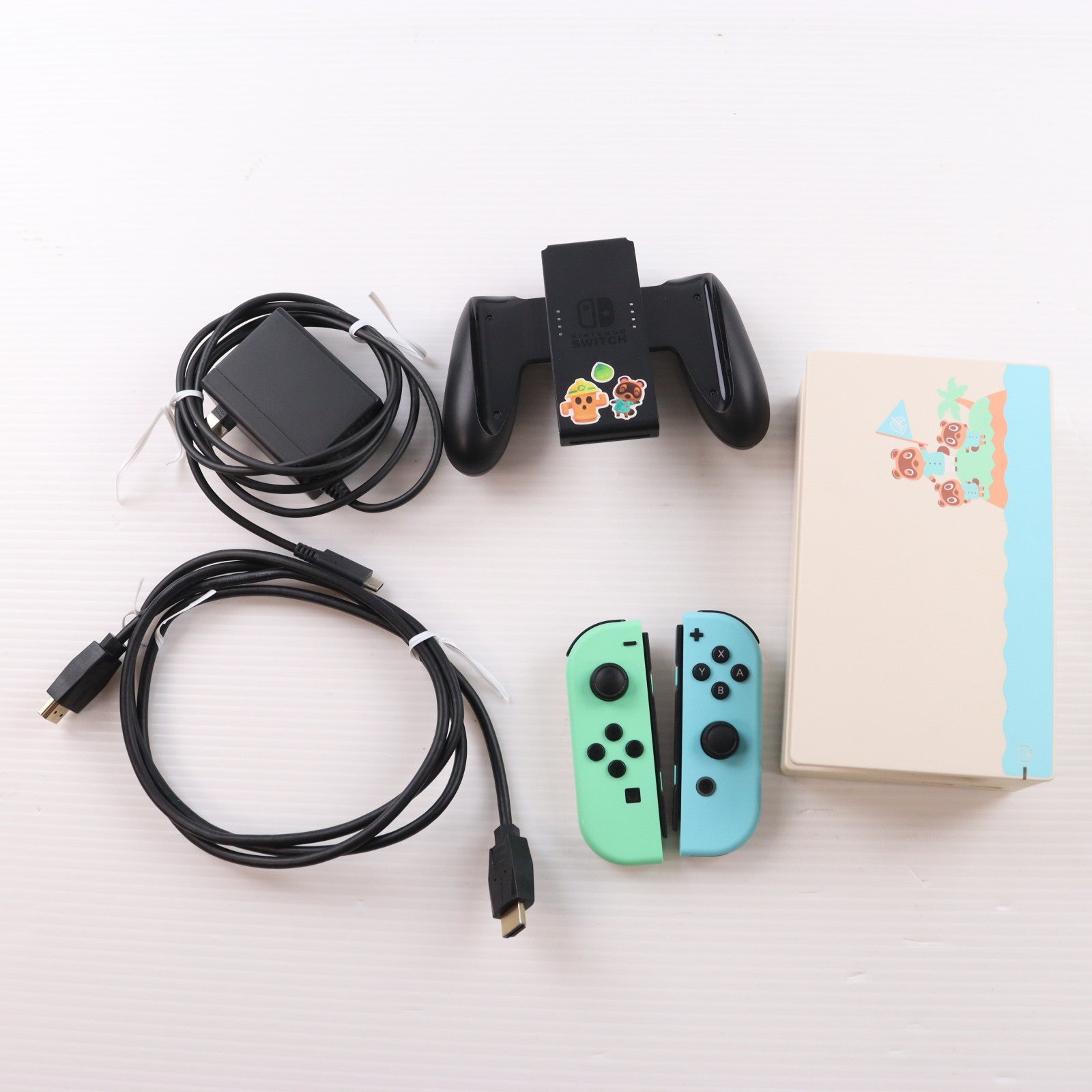【中古即納】[Switch] (本体)(ソフト無し) Nintendo Switch(ニンテンドースイッチ) あつまれ どうぶつの森セット 任天堂(HAD-S-KEAGC)(20200320)