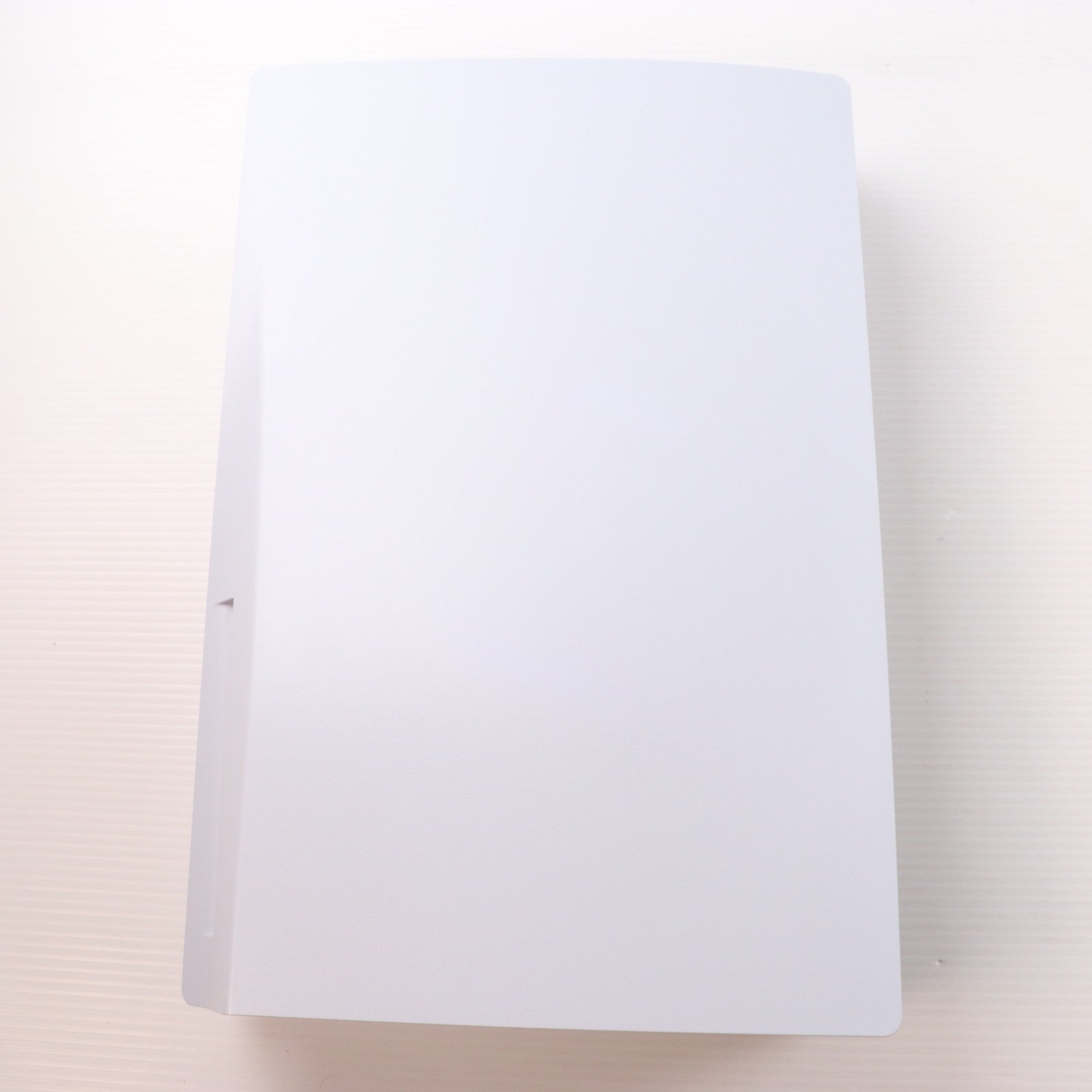 【中古即納】[PS5] (本体) PlayStation 5(プレイステーション5) 「ゴッド・オブ・ウォー ラグナロク」同梱版 SIE(CFIJ-10004)(20221109)