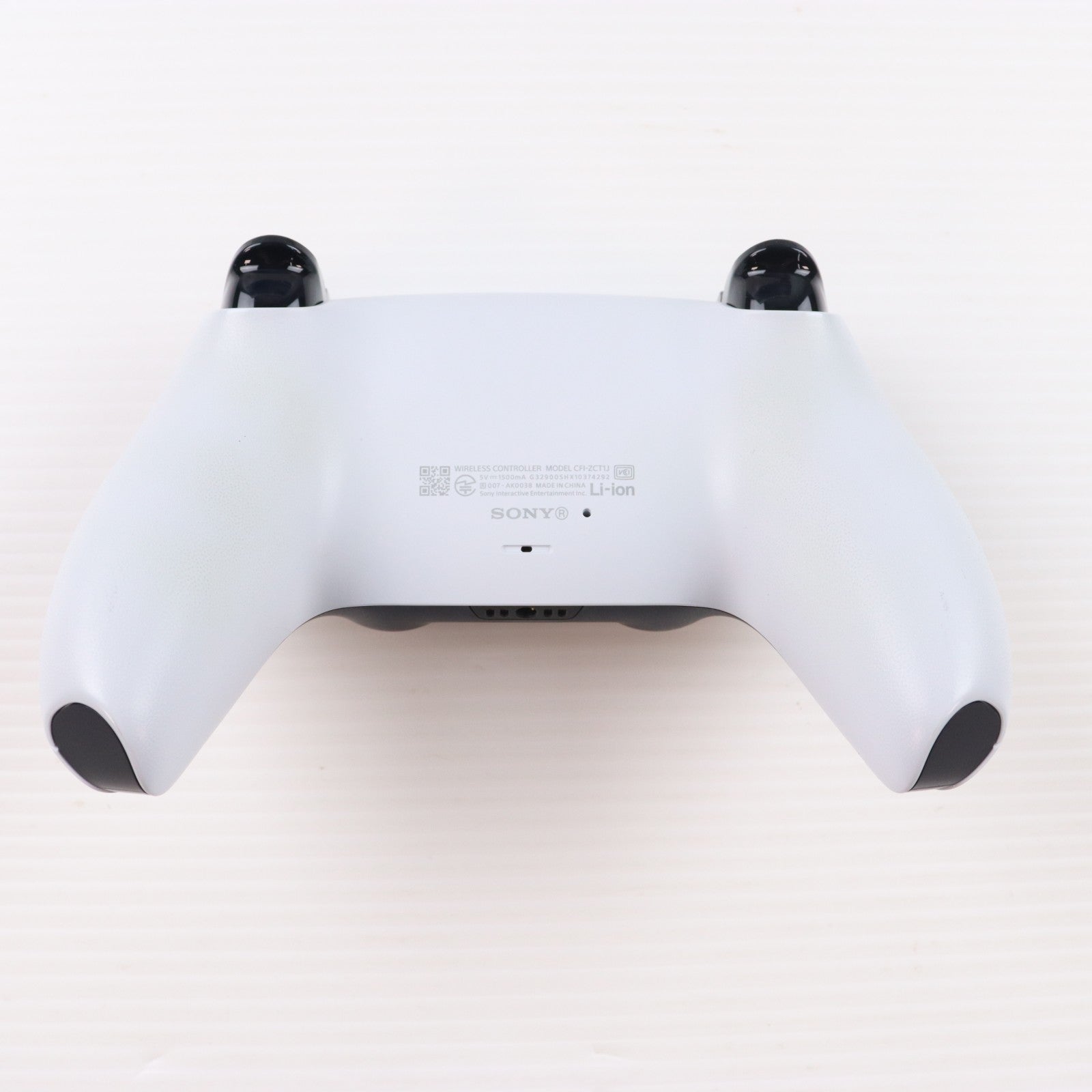 【中古即納】[PS5] (本体) PlayStation 5(プレイステーション5) 「ゴッド・オブ・ウォー ラグナロク」同梱版 SIE(CFIJ-10004)(20221109)