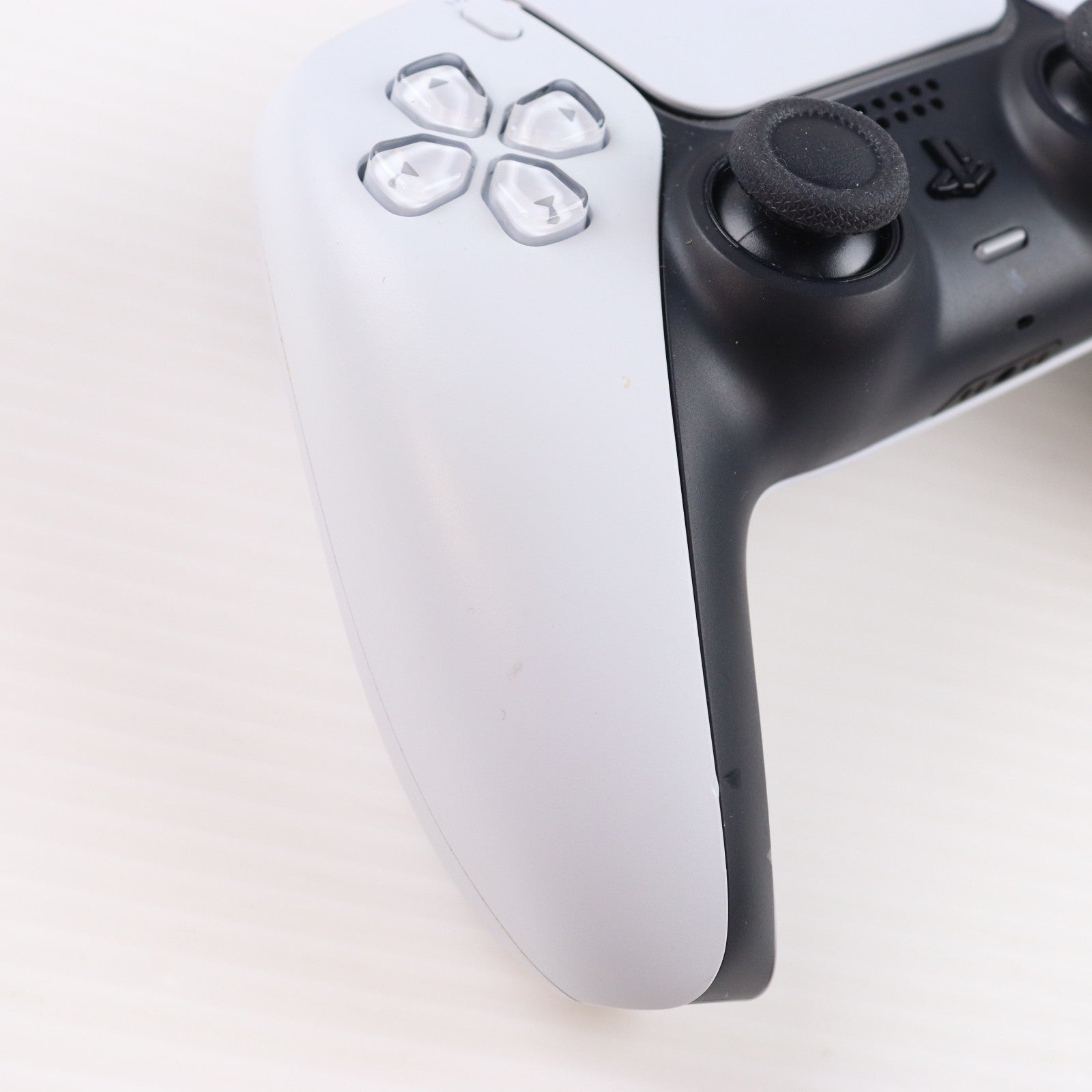 【中古即納】[PS5] (本体) PlayStation 5(プレイステーション5) 「ゴッド・オブ・ウォー ラグナロク」同梱版 SIE(CFIJ-10004)(20221109)