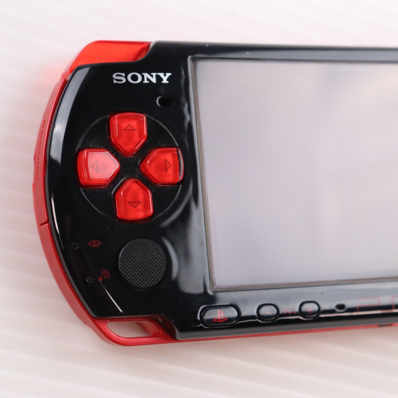 【中古即納】[PSP] (本体) PlayStation Portable(プレイステーション・ポータブル) バリューパック ブラック/レッド SCE(PSPJ-30017)(20101118)