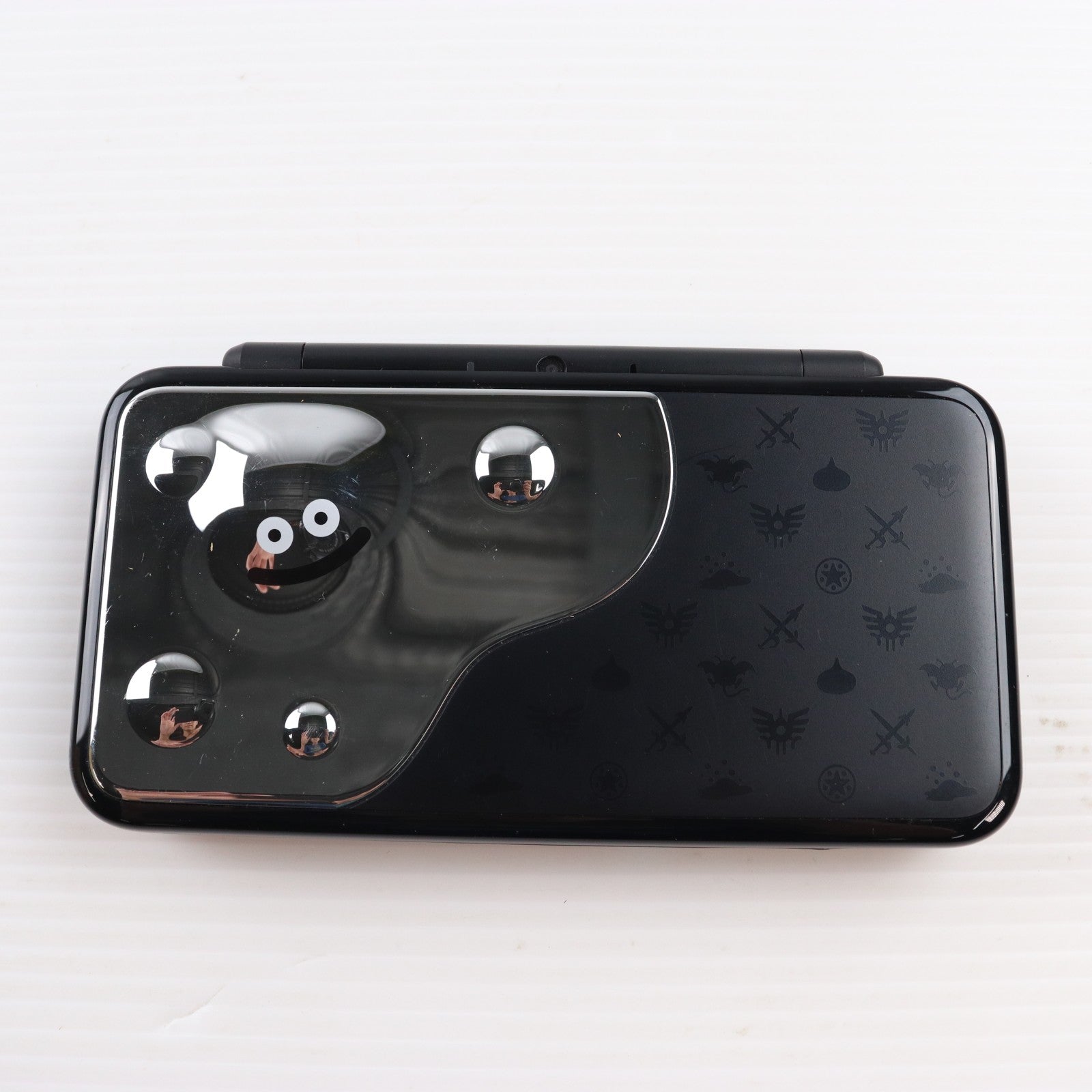 【中古即納】[3DS] (本体) Newニンテンドー2DS LL ドラゴンクエスト はぐれメタルエディション 任天堂(JAN-S-KBCA)(20170729)