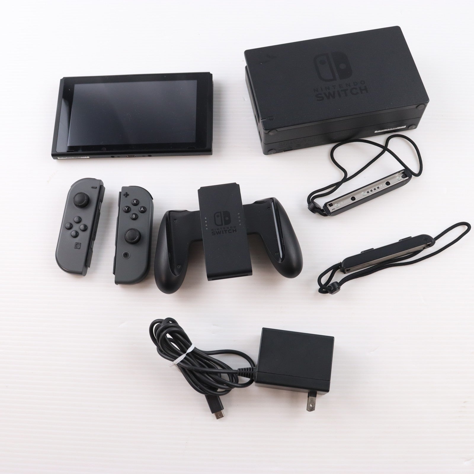 【中古即納】[Switch] (本体) Nintendo Switch(ニンテンドースイッチ) Joy-Con(L)/R グレー 任天堂(HAD-S-KAAAA)(20190830)