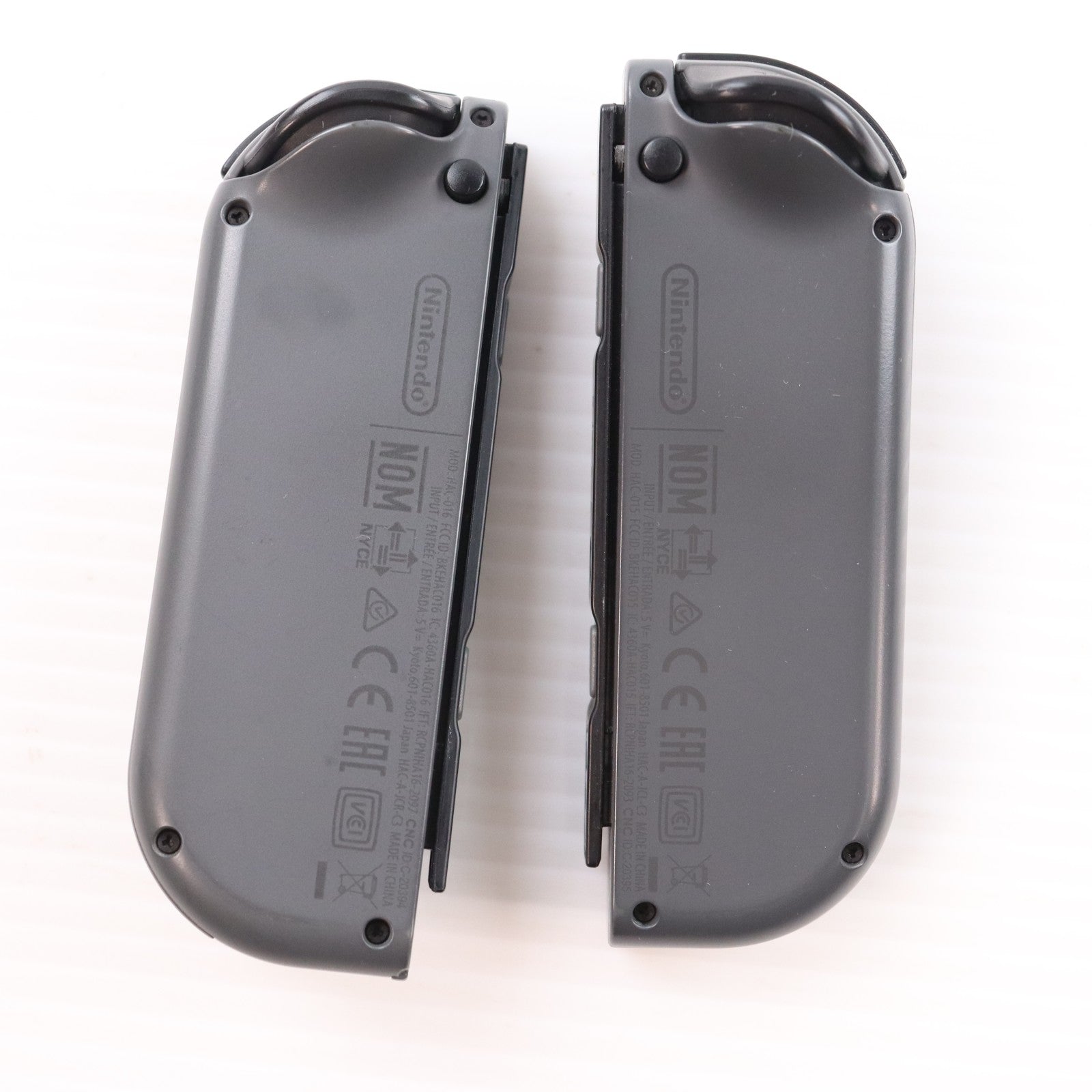 【中古即納】[Switch] (本体) Nintendo Switch(ニンテンドースイッチ) Joy-Con(L)/R グレー 任天堂(HAD-S-KAAAA)(20190830)