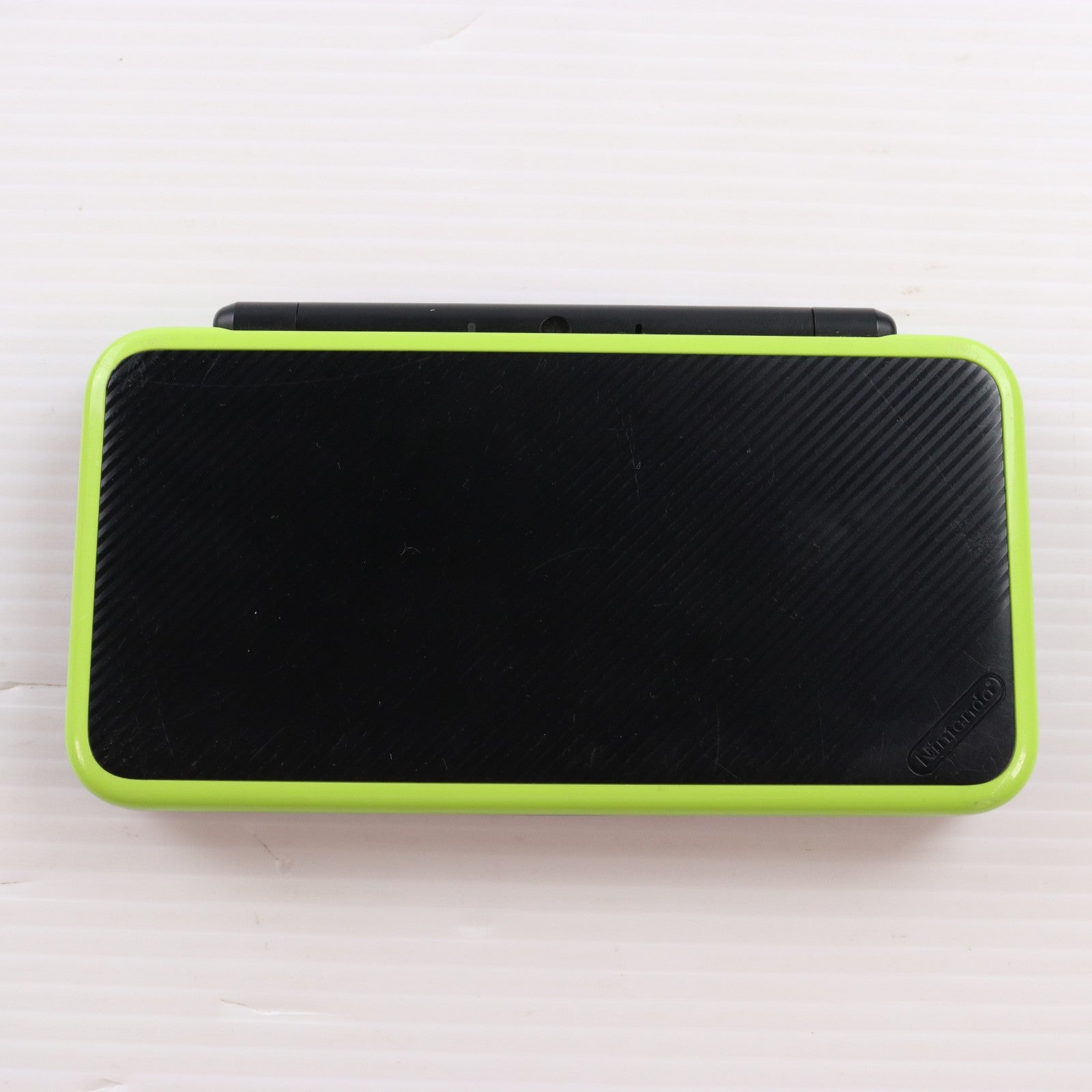 【中古即納】[3DS] (本体) Newニンテンドー2DS LL ブラック×ライム 任天堂(JAN-S-MAAA)(20171005)