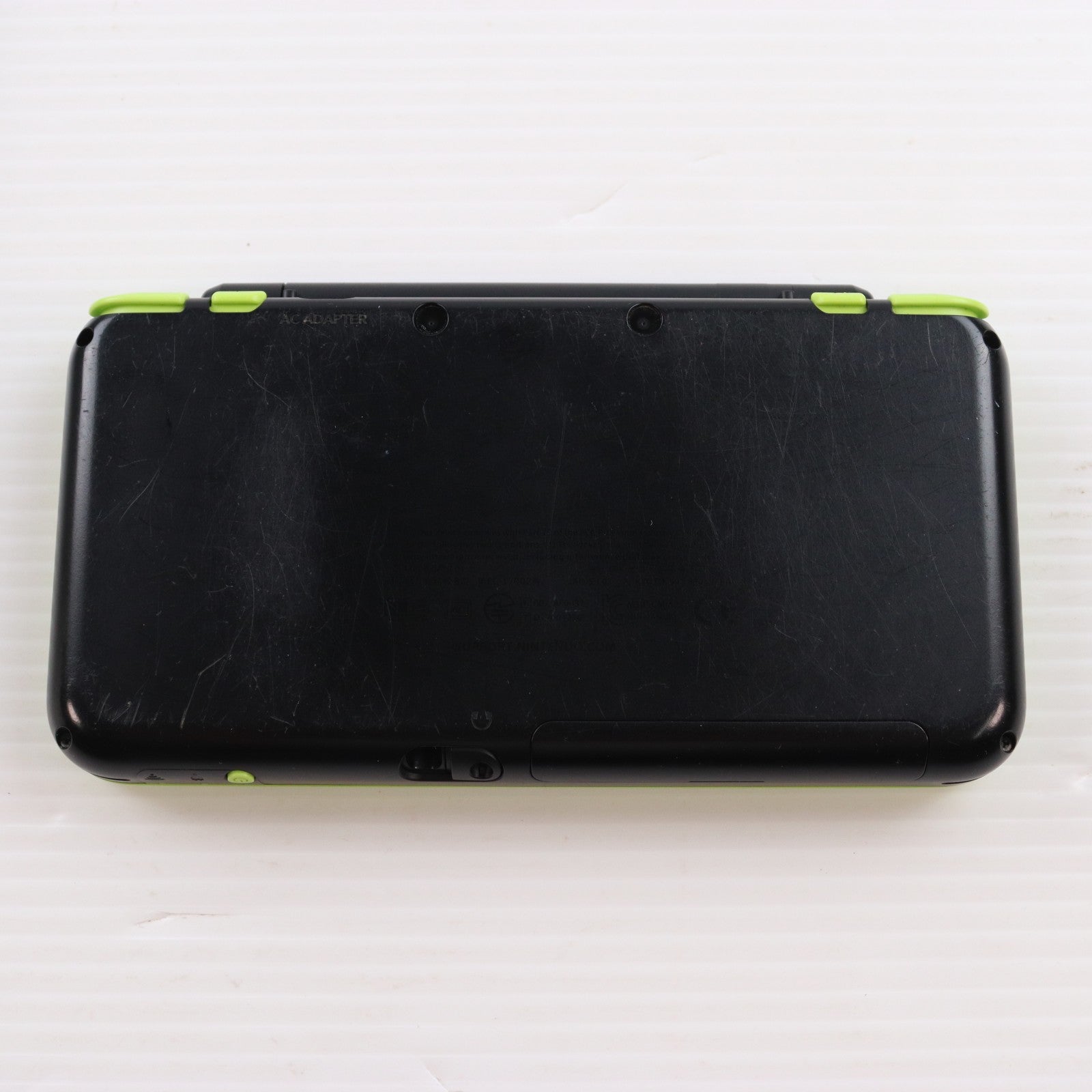 【中古即納】[3DS] (本体) Newニンテンドー2DS LL ブラック×ライム 任天堂(JAN-S-MAAA)(20171005)