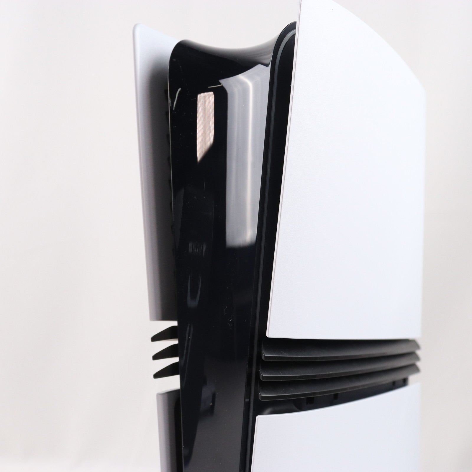 【中古即納】[PS5] (本体) PlayStation5 Pro(プレイステーション5 プロ) SIE(CFI-7000B01)(20241107)