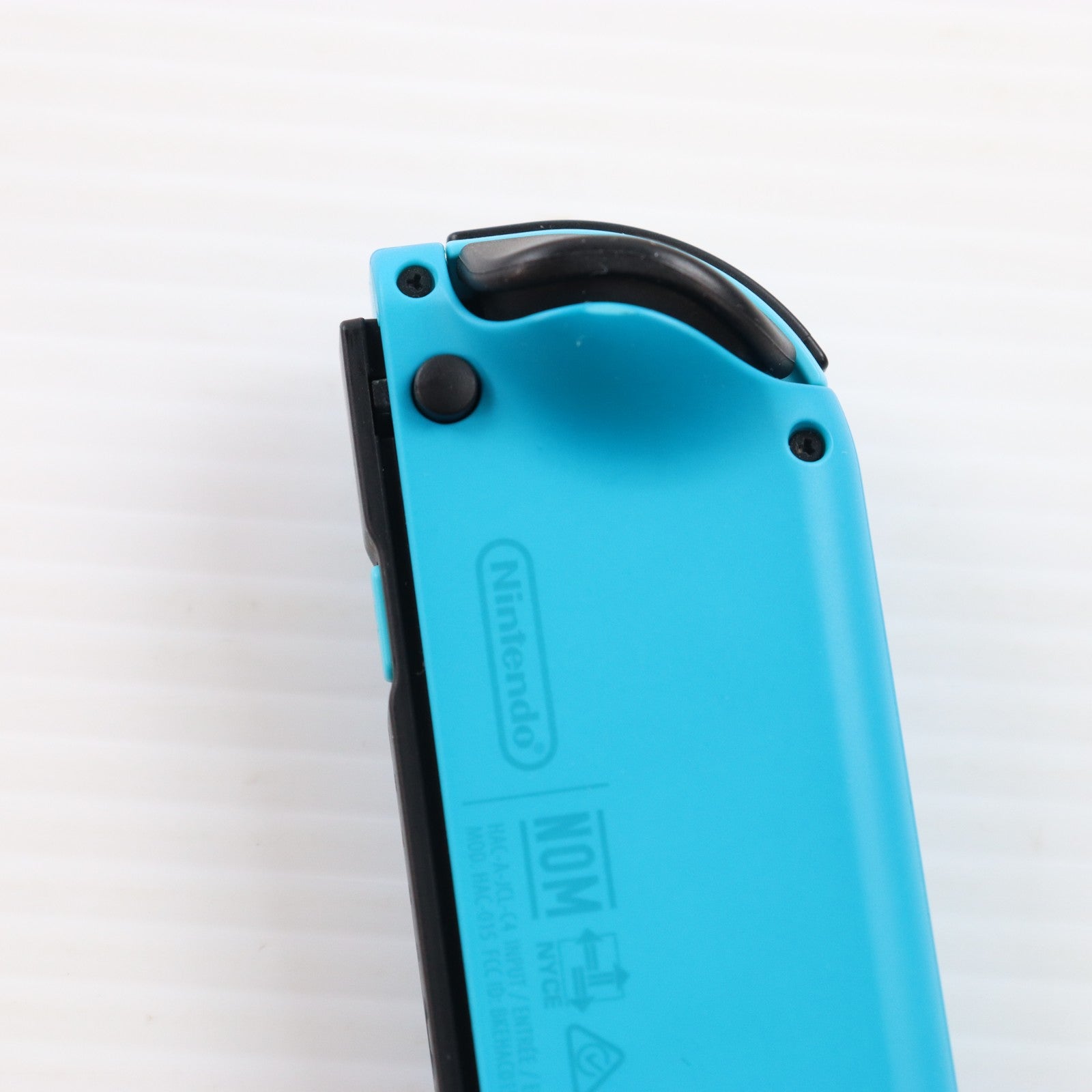 【中古即納】[Switch] (本体) Nintendo Switch(ニンテンドースイッチ) Joy-Con(L) ネオンブルー/(R) ネオンレッド 任天堂(HAD-S-KABAA)(20190830)
