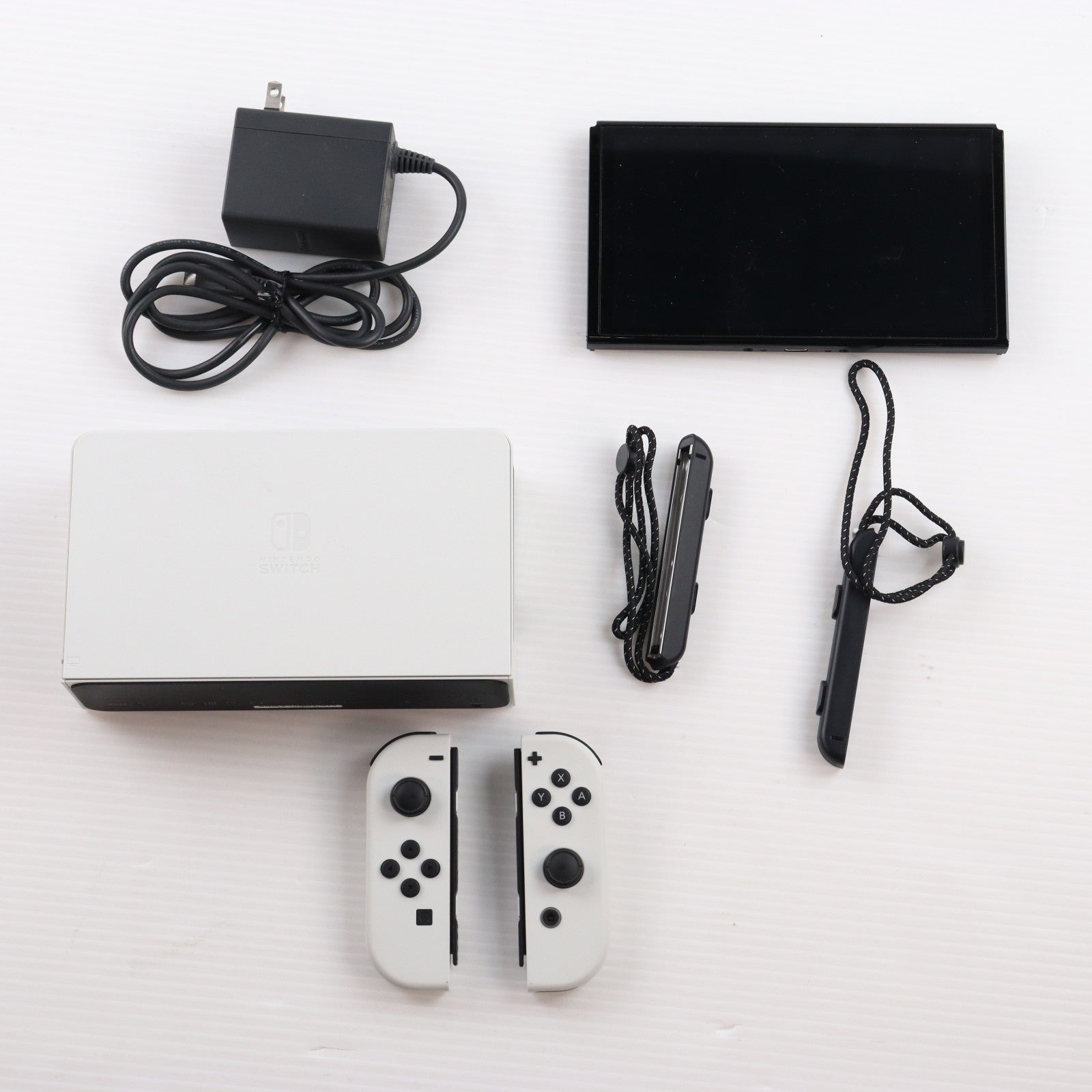 【中古即納】[Switch] (本体) Nintendo Switch(ニンテンドースイッチ) 有機ELモデル Joy-Con(L)/(R) ホワイト 任天堂(HEG-S-KAAAA)(20211008)
