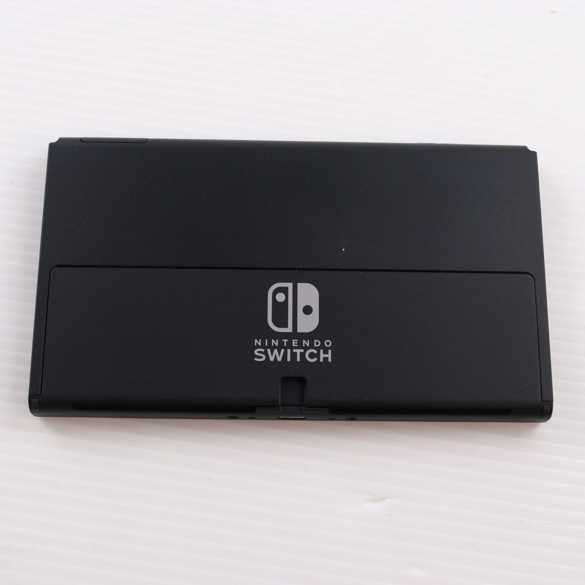 【中古即納】[Switch] (本体) Nintendo Switch(ニンテンドースイッチ) 有機ELモデル Joy-Con(L)/(R) ホワイト 任天堂(HEG-S-KAAAA)(20211008)