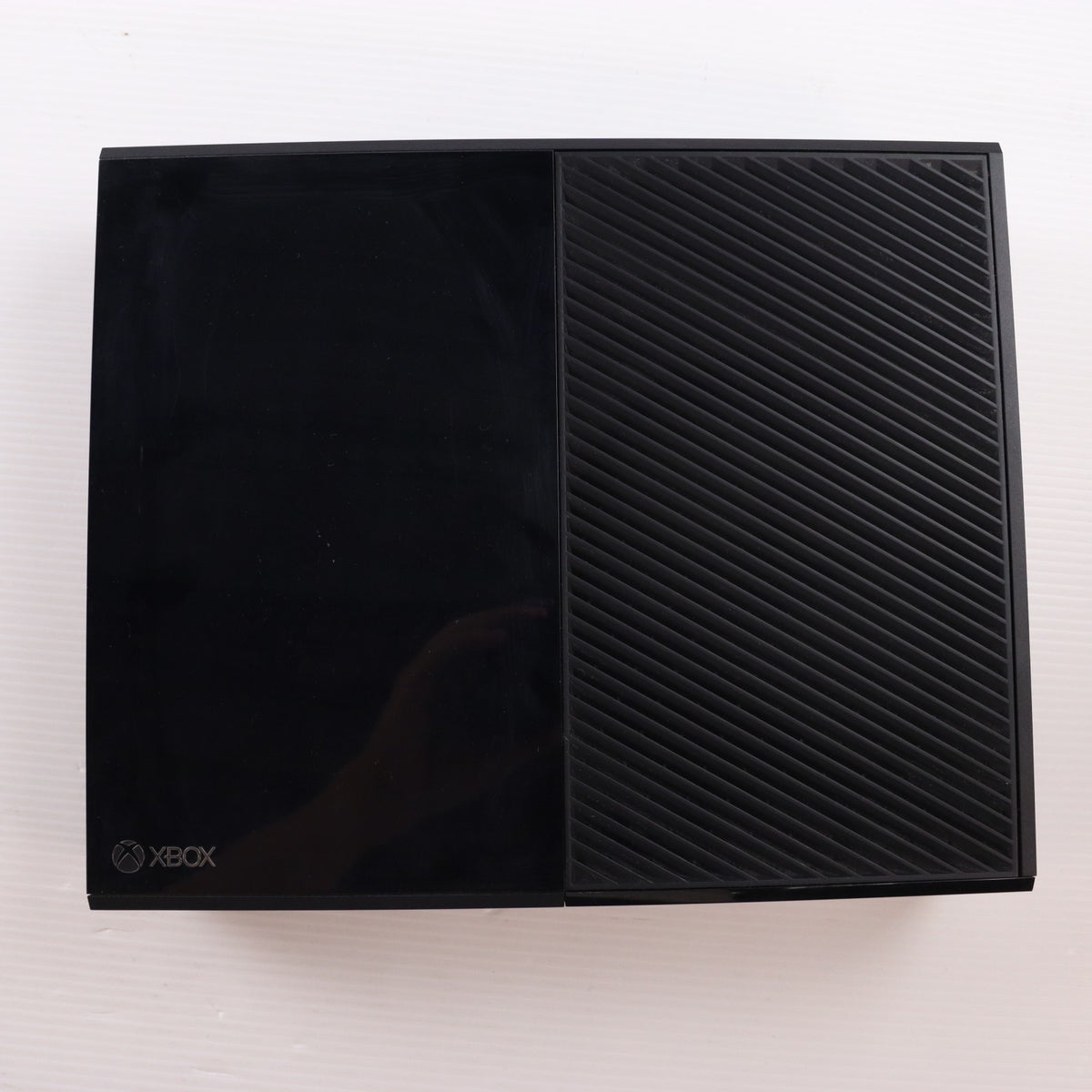 【中古即納】[XboxOne] (本体) Xbox One + Kinect(Day One エディション) 日本マイクロソフト(6RZ-00030)(20140904)