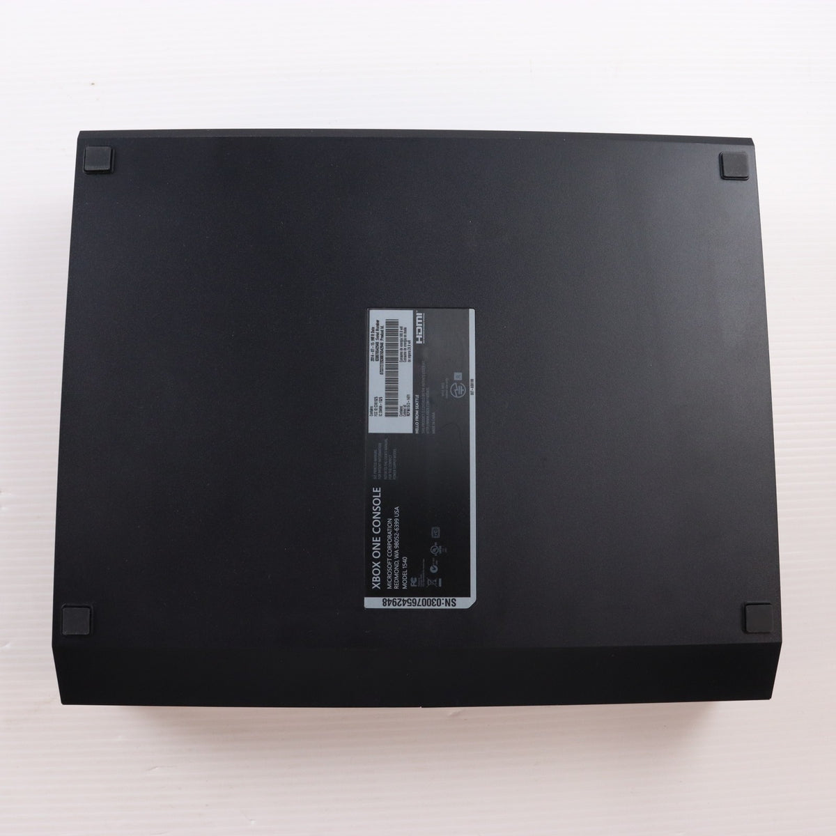 【中古即納】[XboxOne] (本体) Xbox One + Kinect(Day One エディション) 日本マイクロソフト(6RZ-00030)(20140904)