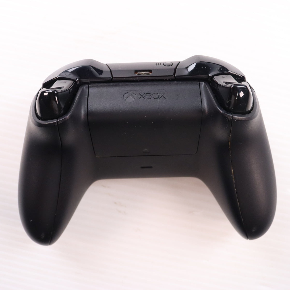 【中古即納】[XboxOne] (本体) Xbox One + Kinect(Day One エディション) 日本マイクロソフト(6RZ-00030)(20140904)
