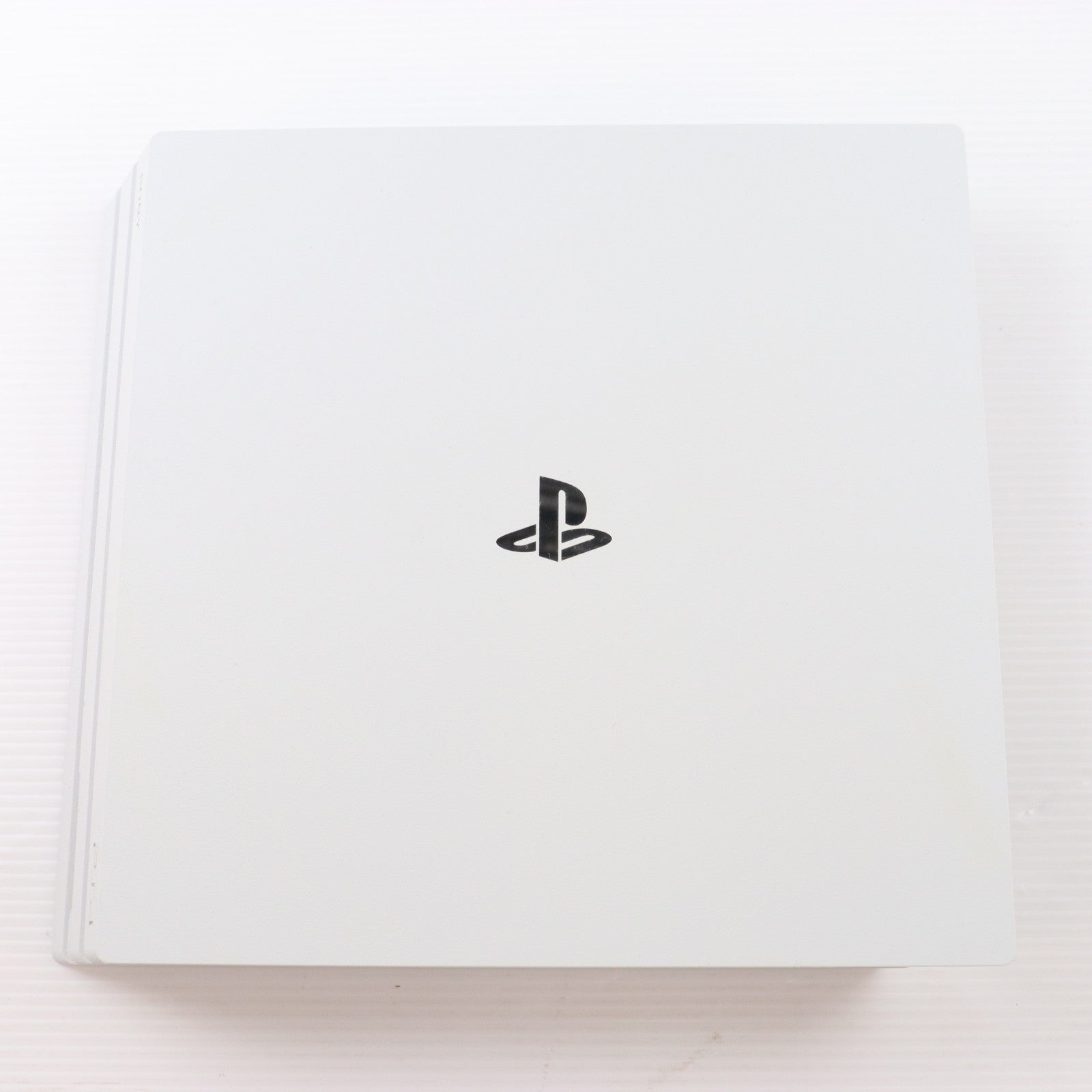 【中古即納】[PS4] (本体) PlayStation 4 Pro(プレイステーション4 プロ) グレイシャー・ホワイト 1TB SIE(CUH-7200BB02)(20181012)