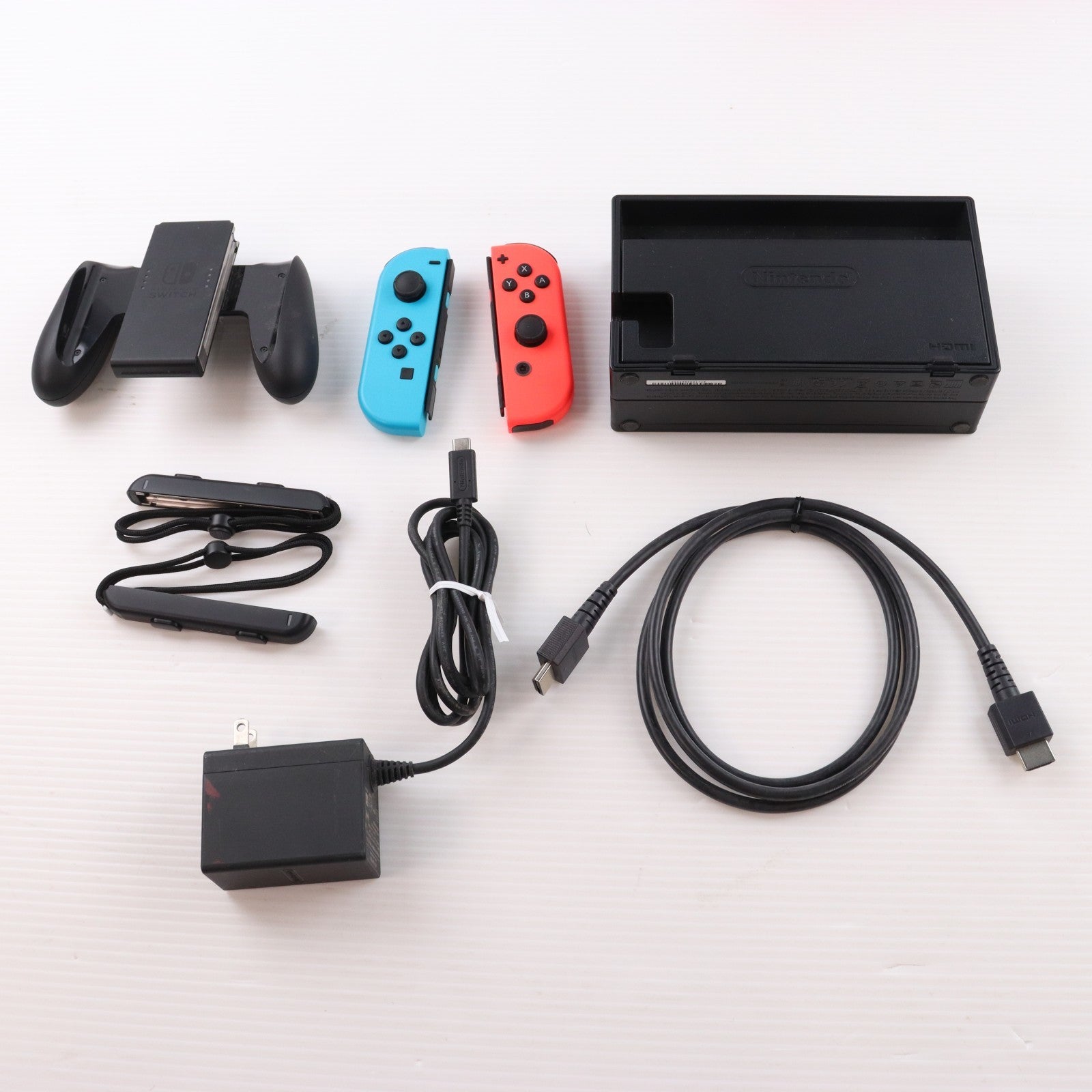 【中古即納】[Switch] (本体) Nintendo Switch(ニンテンドースイッチ) Joy-Con(L) ネオンブルー/R ネオンレッド 任天堂(HAD-S-KABAH)(20190830)