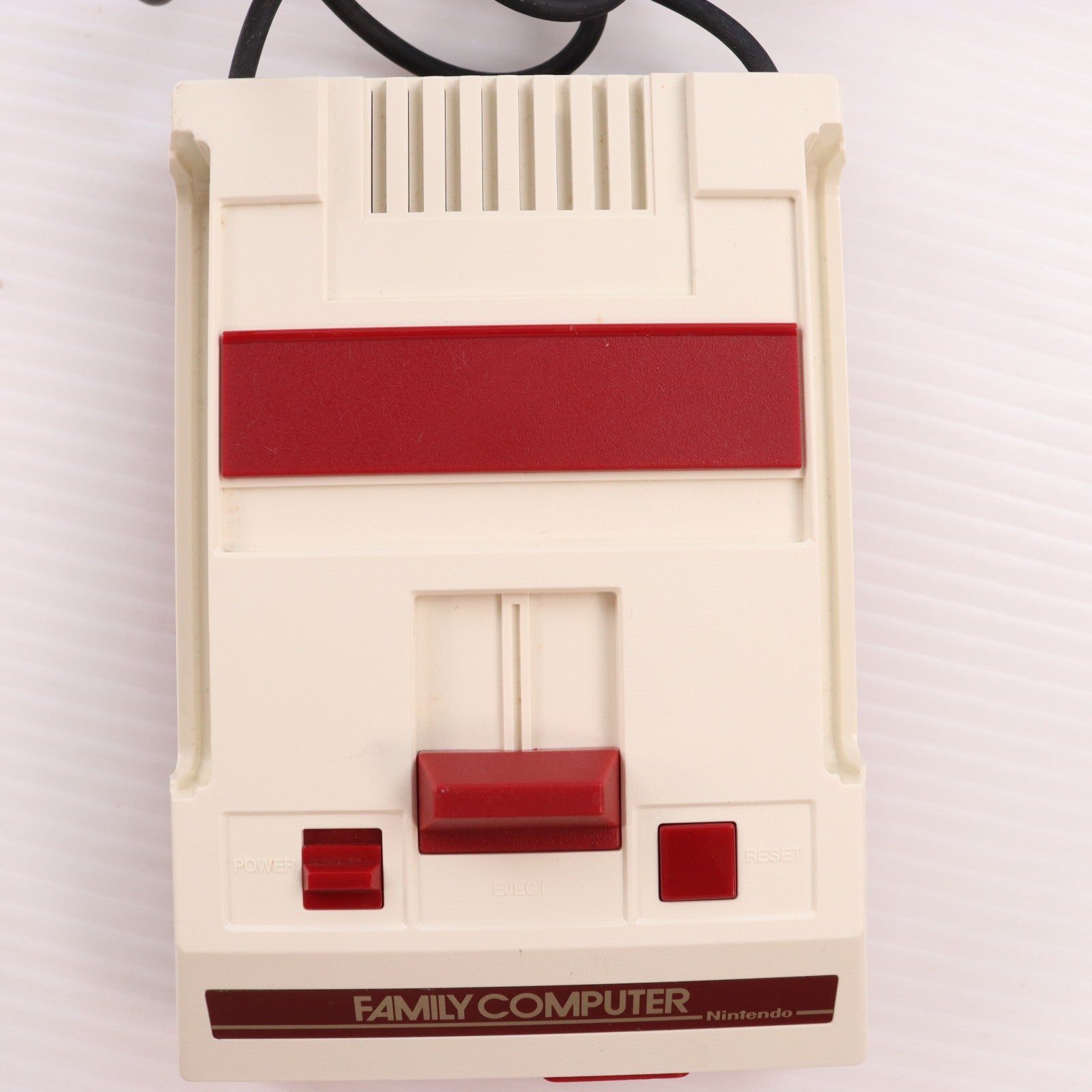 【中古即納】[FC] (本体) ニンテンドークラシックミニ ファミリーコンピュータ 任天堂(CLV-S-HVCC)(20161110)