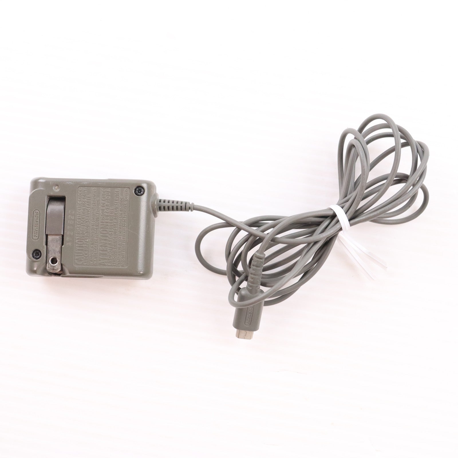 【中古即納】[NDS] (本体) ニンテンドーDS Lite(ライト) エナメルネイビー 任天堂(USG-S-NBA)(20060311)
