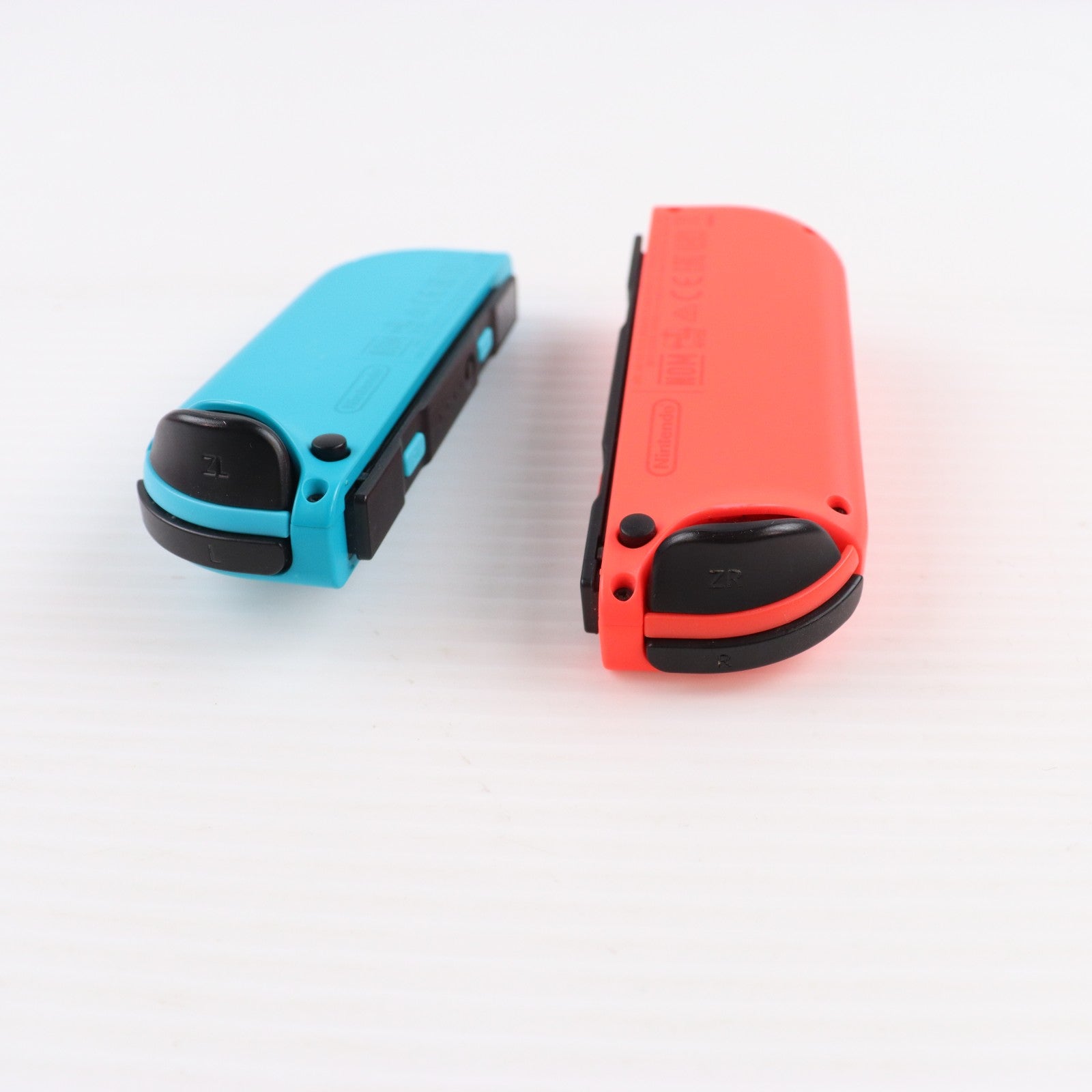 【中古即納】[Switch] (本体) Nintendo Switch(ニンテンドースイッチ) Joy-Con(L) ネオンブルー/(R) ネオンレッド 任天堂(HAD-S-KABAA)(20190830)