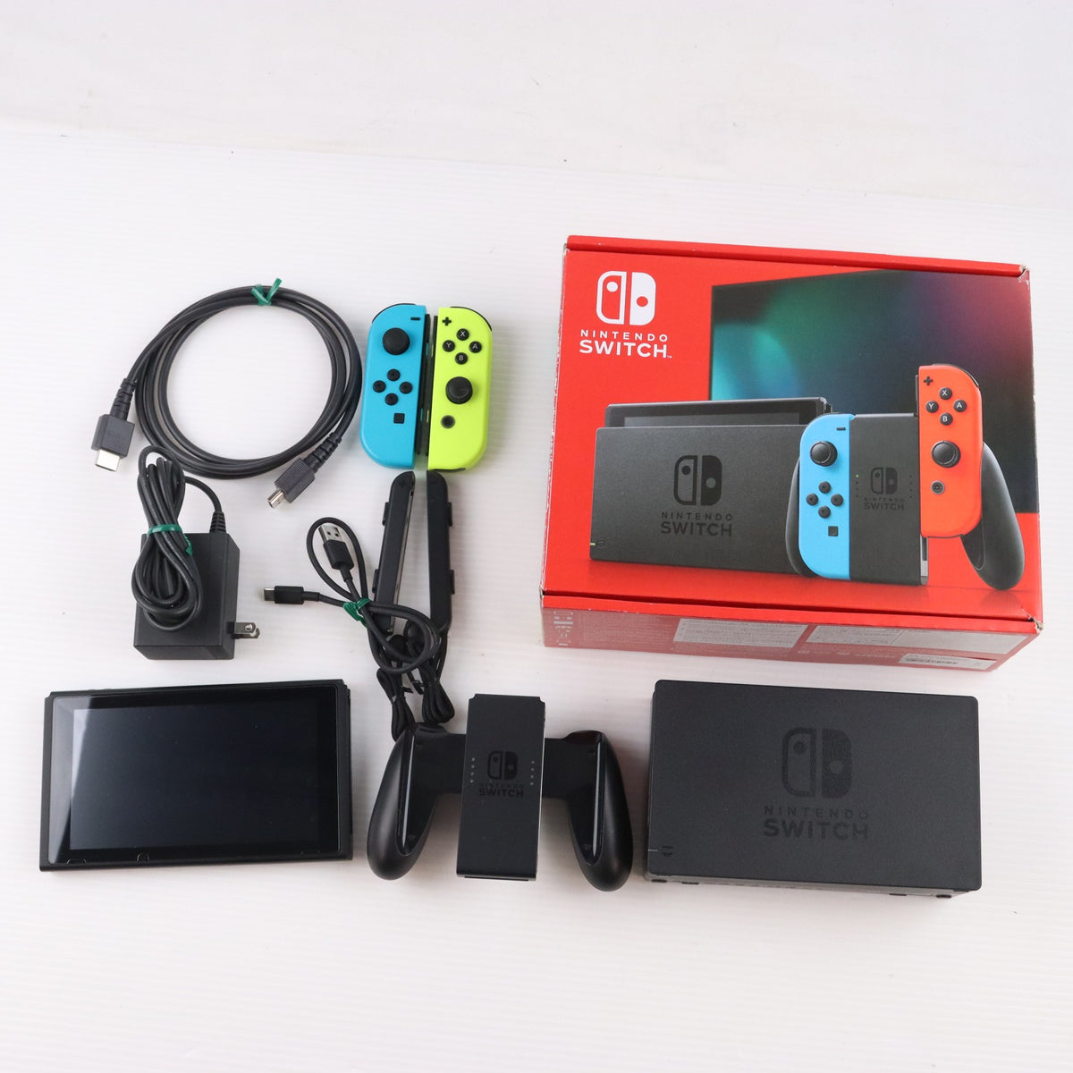 【中古即納】[Switch] (本体) Nintendo Switch(ニンテンドースイッチ) Joy-Con(L) ネオンブルー/R ネオンレッド 任天堂(HAD-S-KABAH)(20190830)