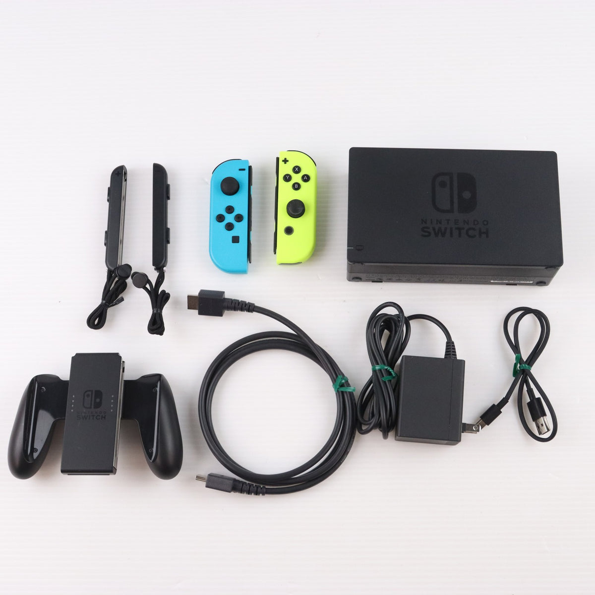【中古即納】[Switch] (本体) Nintendo Switch(ニンテンドースイッチ) Joy-Con(L) ネオンブルー/R ネオンレッド 任天堂(HAD-S-KABAH)(20190830)