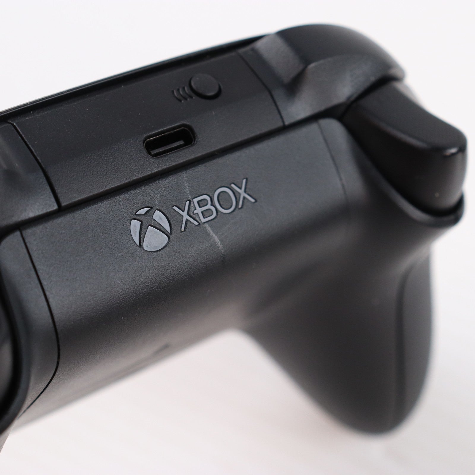 【中古即納】[XboxX/S] (本体) Xbox Series X 1TB 日本マイクロソフト(RRT-00015)(20201110)