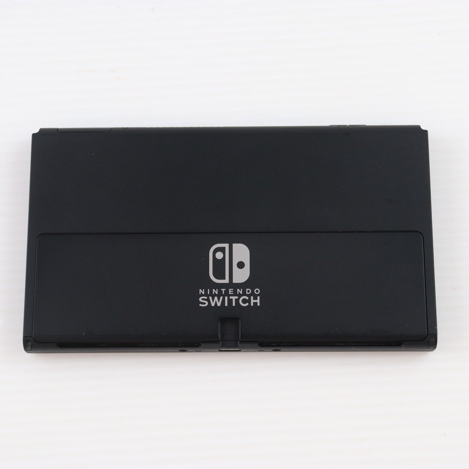 【中古即納】[Switch] (本体) Nintendo Switch(ニンテンドースイッチ) 有機ELモデル Joy-Con(L)/(R) ホワイト 任天堂(HEG-S-KAAAA)(20211008)
