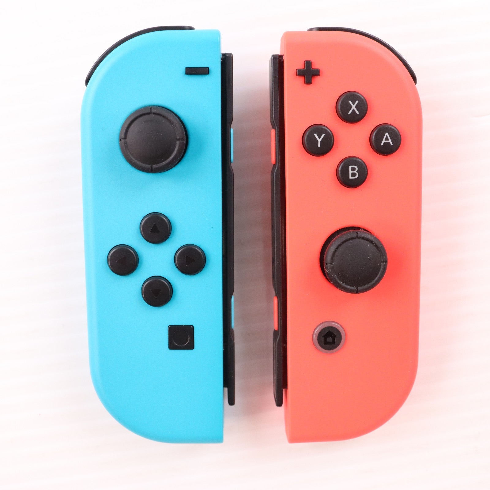 【中古即納】[Switch] (本体) Nintendo Switch(ニンテンドースイッチ) Joy-Con(L) ネオンブルー/R ネオンレッド 任天堂(HAD-S-KABAH)(20190830)