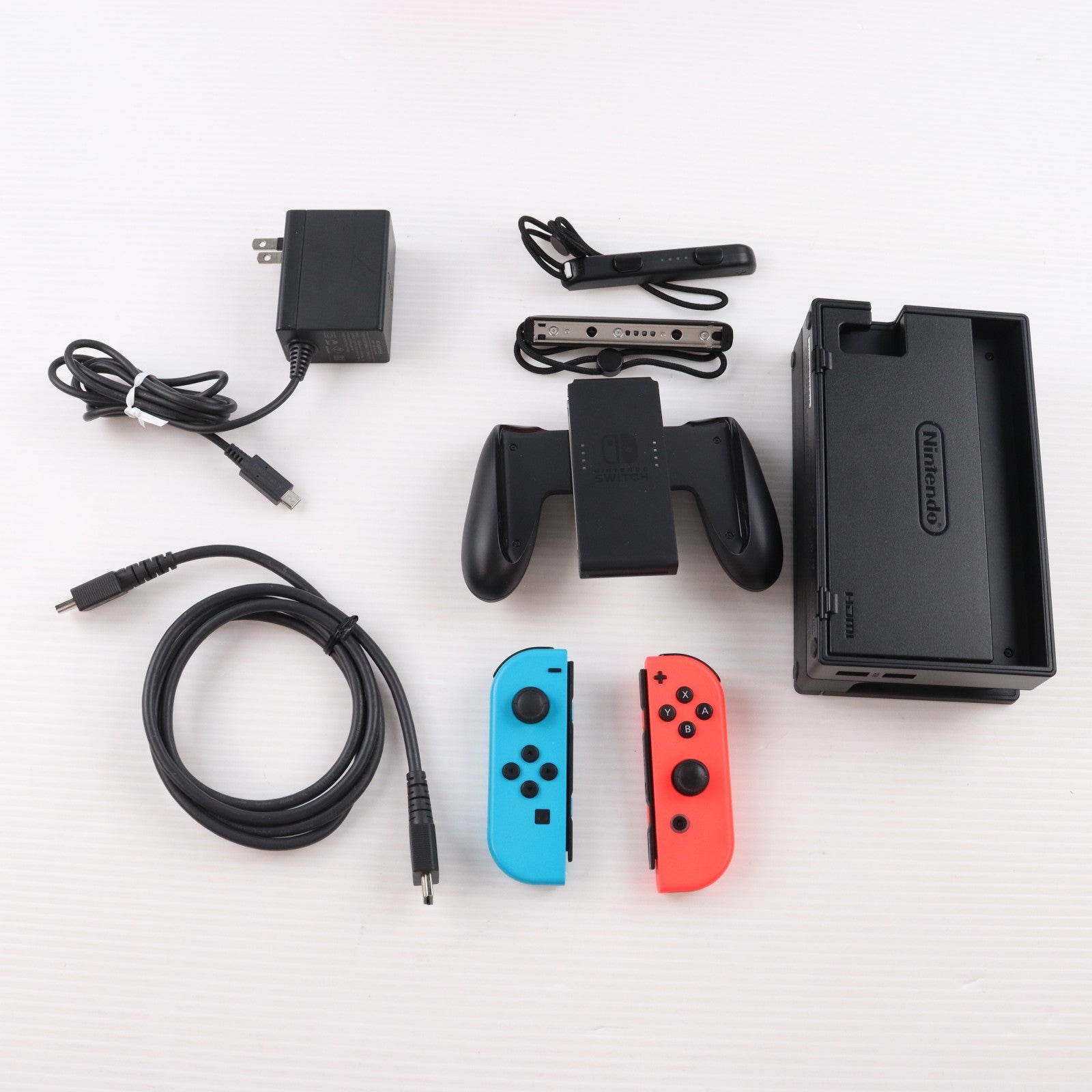 【中古即納】[Switch] (本体) Nintendo Switch(ニンテンドースイッチ) Joy-Con(L) ネオンブルー/R ネオンレッド 任天堂(HAC-S-KABAA)(20170303)