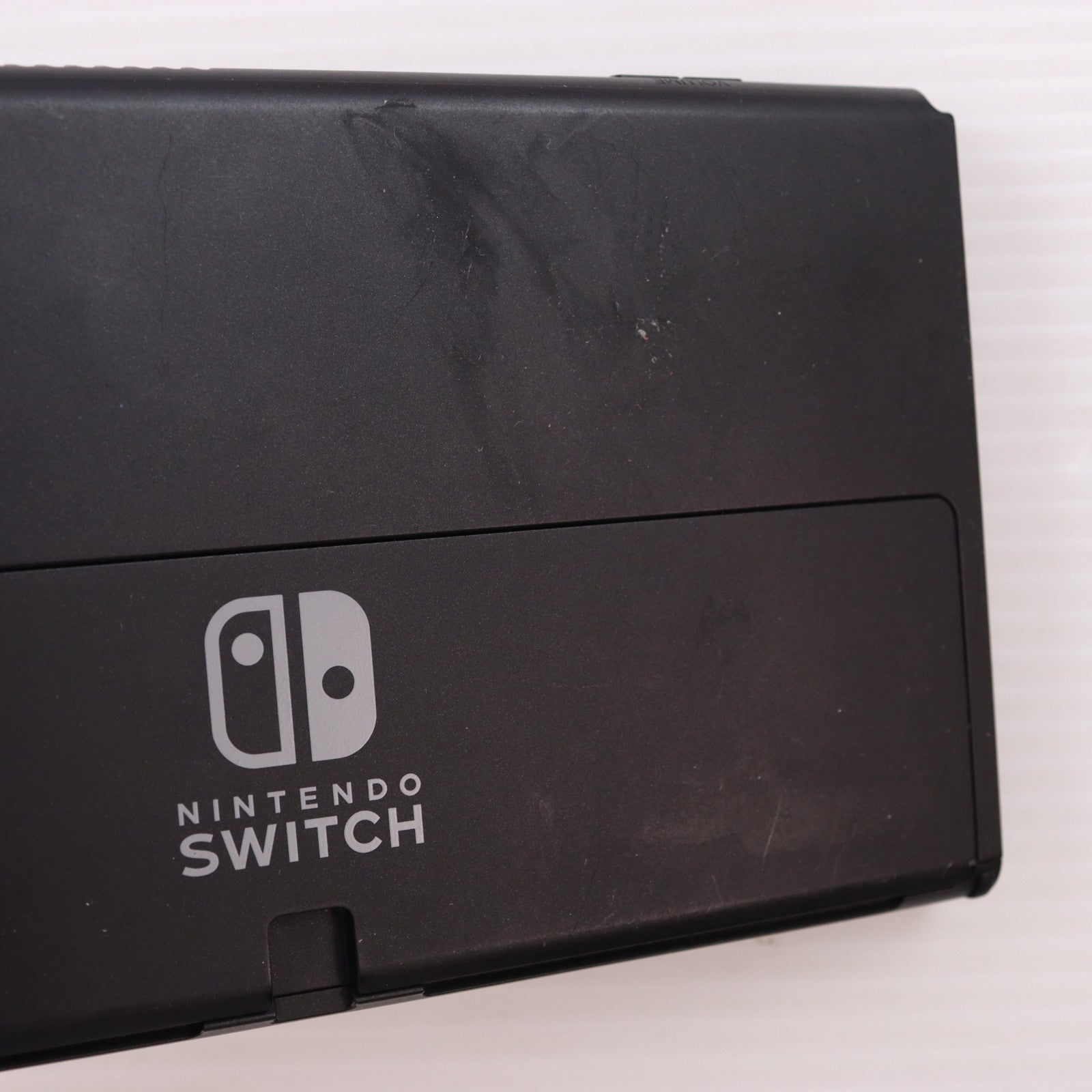 【中古即納】[Switch] (本体) Nintendo Switch(ニンテンドースイッチ) 有機ELモデル Joy-Con(L)/(R) ホワイト 任天堂(HEG-S-KAAAA)(20211008)