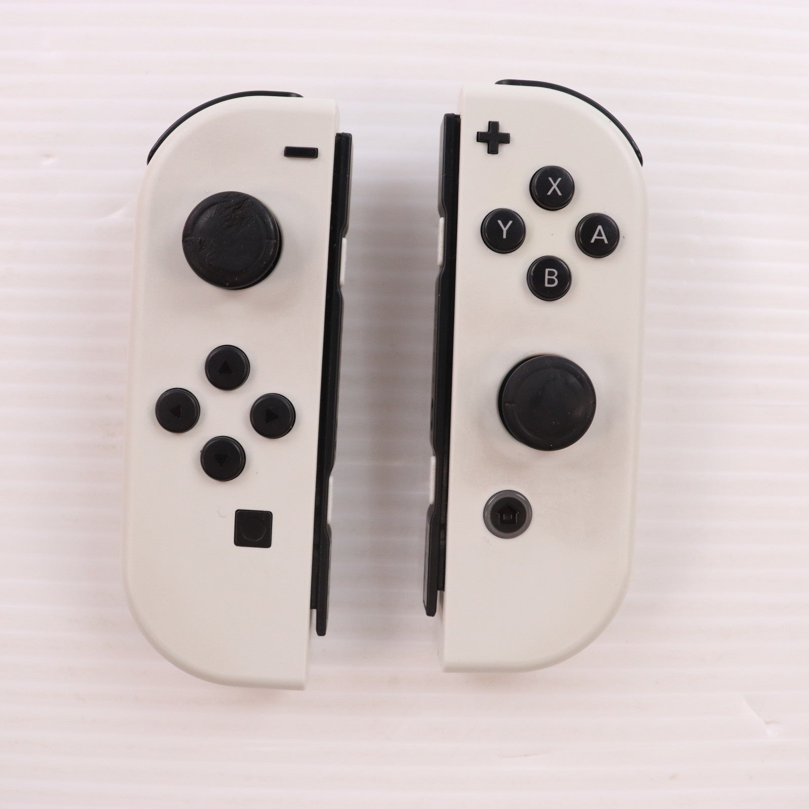 【中古即納】[Switch] (本体) Nintendo Switch(ニンテンドースイッチ) 有機ELモデル Joy-Con(L)/(R) ホワイト 任天堂(HEG-S-KAAAA)(20211008)