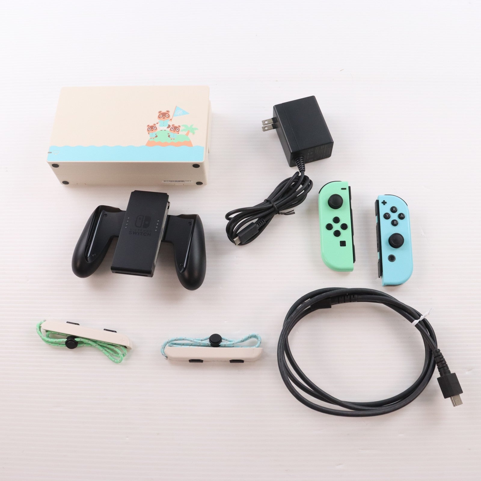【中古即納】[Switch] (本体)(ソフト無し) Nintendo Switch(ニンテンドースイッチ) あつまれ どうぶつの森セット 任天堂(HAD-S-KEAGC)(20200320)