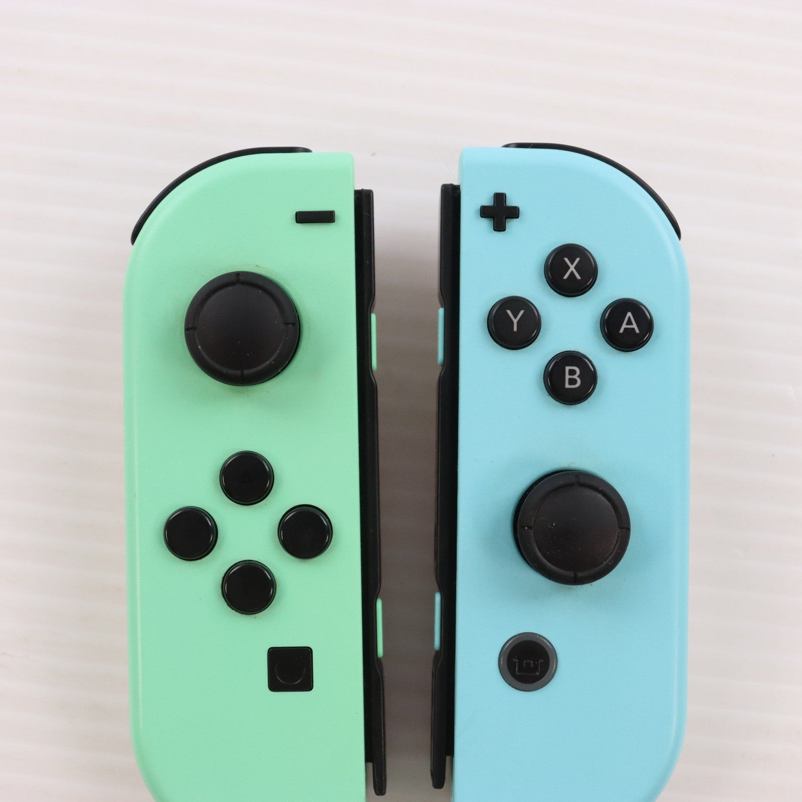 【中古即納】[Switch] (本体)(ソフト無し) Nintendo Switch(ニンテンドースイッチ) あつまれ どうぶつの森セット 任天堂(HAD-S-KEAGC)(20200320)