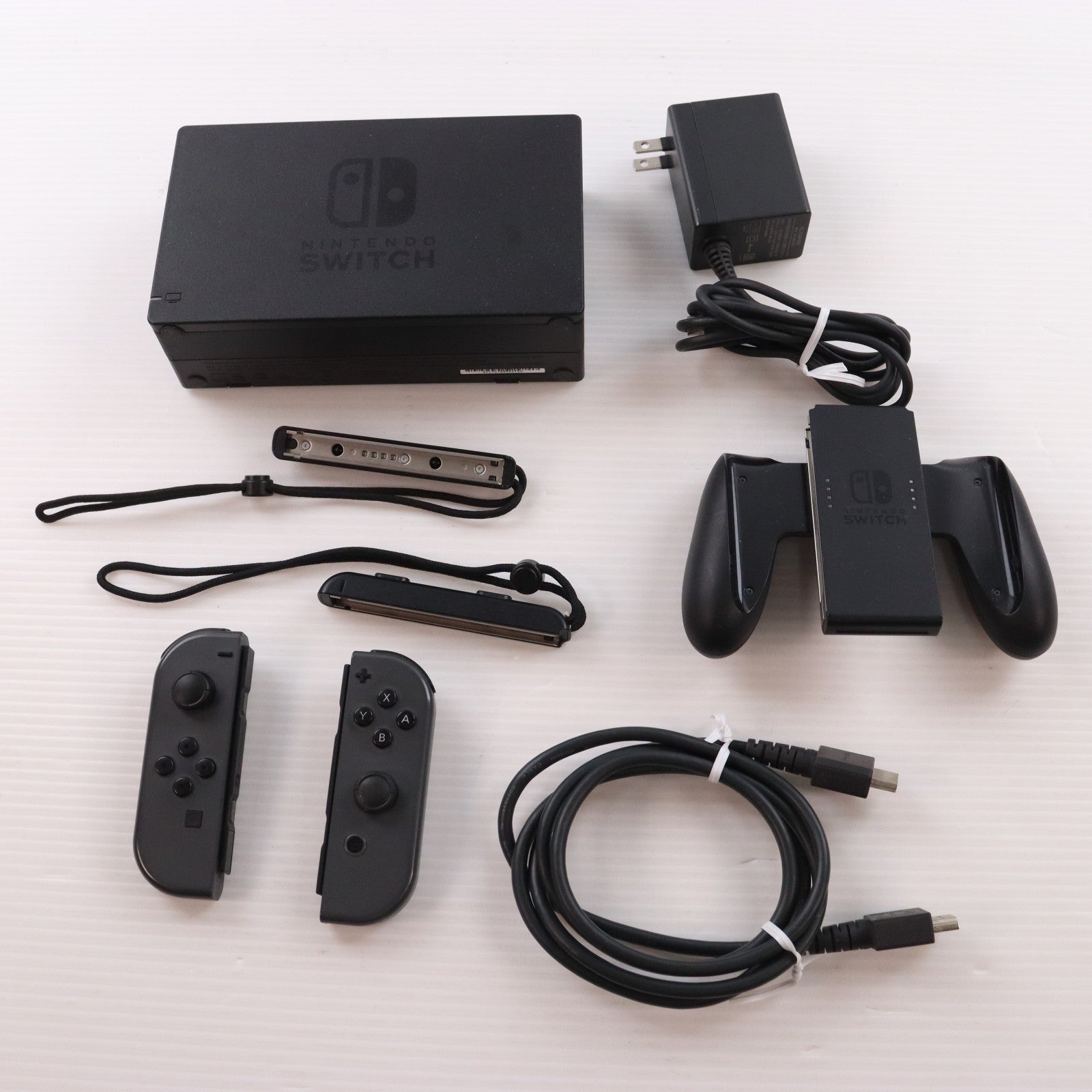 【中古即納】[Switch] (本体) Nintendo Switch(ニンテンドースイッチ) Joy-Con(L)/R グレー 任天堂(HAC-S-KAAAA)(20170303)