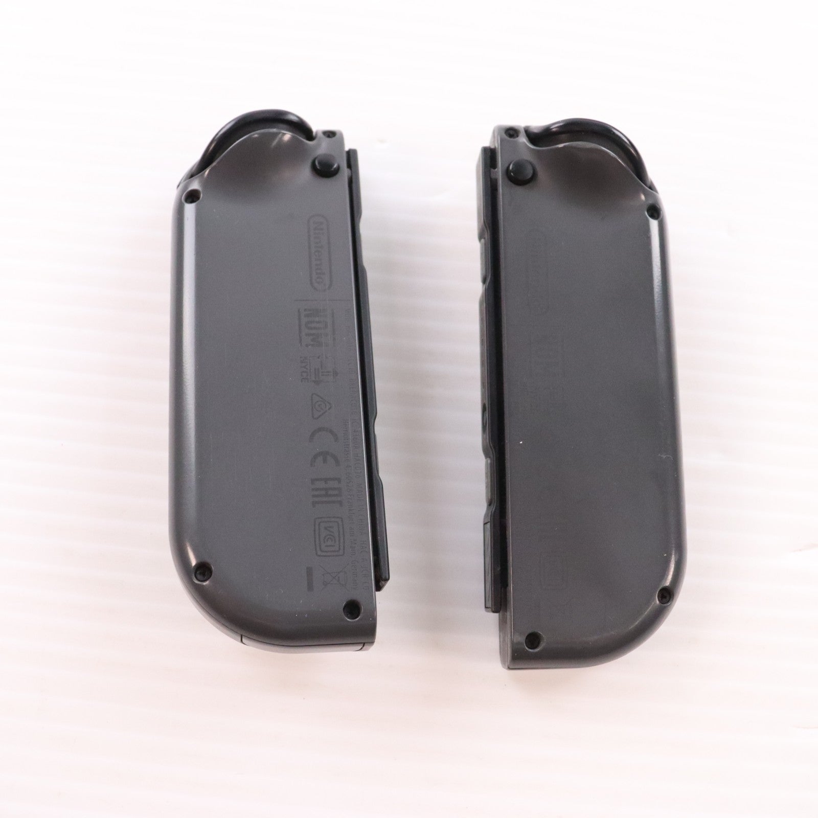 【中古即納】[Switch] (本体) Nintendo Switch(ニンテンドースイッチ) Joy-Con(L)/R グレー 任天堂(HAC-S-KAAAA)(20170303)