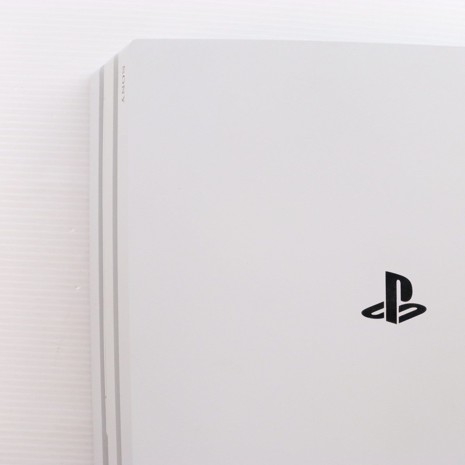 【中古即納】[PS4] (本体) PlayStation4 Pro(プレイステーション4 プロ) グレイシャー・ホワイト HDD1TB SIE(CUH-7000BB02)(20170906)