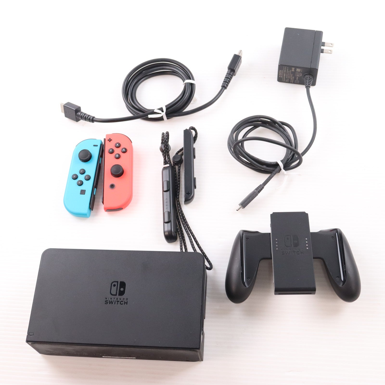 【中古即納】[Switch] (本体) Nintendo Switch(ニンテンドースイッチ) 有機ELモデル Joy-Con(L) ネオンブルー/(R) ネオンレッド 任天堂(HEG-S-KABAA)(20211008)