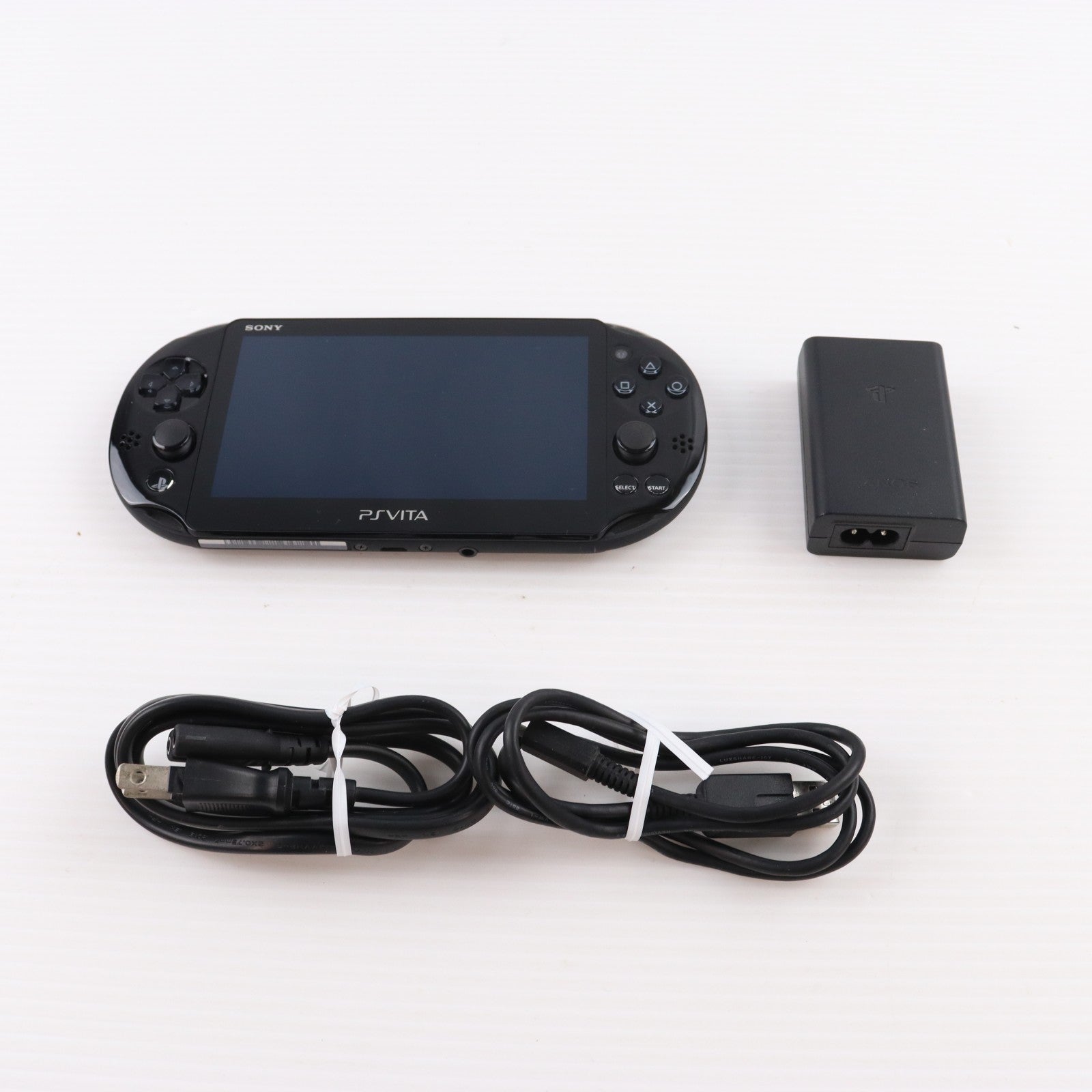 【中古即納】[PSVita] (本体) PlayStation Vita(プレイステーション ヴィータ) Wi-Fiモデル ブラック SCE(PCH-2000ZA11)(20131010)
