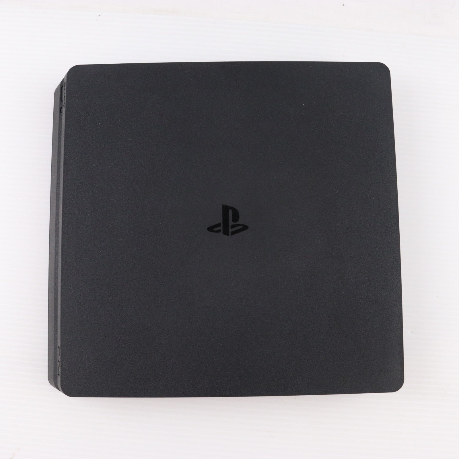 【中古即納】[PS4] (本体) PlayStation 4(プレイステーション4) ジェット・ブラック 1TB SIE(CUH-2000BB01)(20160915)
