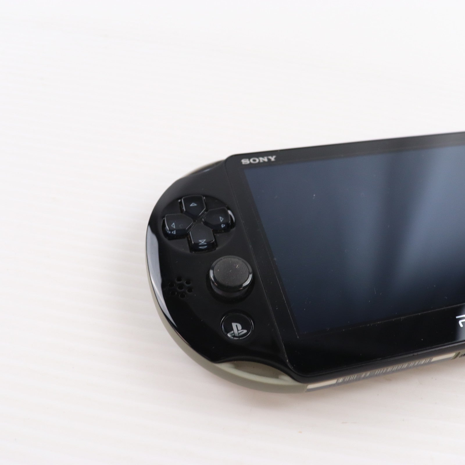 【中古即納】[PSVita] (本体) PlayStation Vita × GOD EATER 2 Fenrir Edition(プレイステーション ヴィータ ゴッドイーター2 フェンリル エディション) SCE(PCHJ-10010)(20131114)