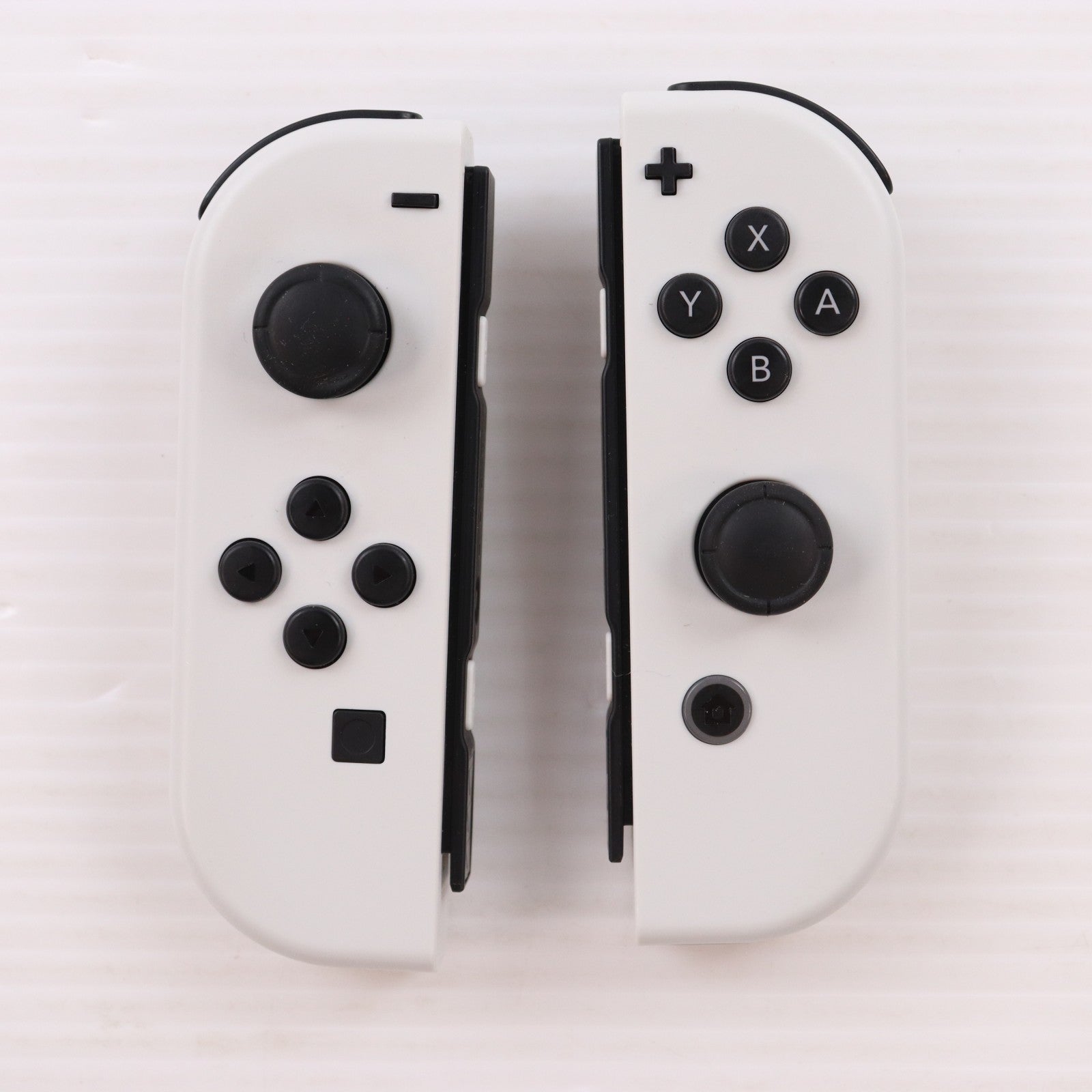 【中古即納】[Switch] (本体) Nintendo Switch(ニンテンドースイッチ) 有機ELモデル Joy-Con(L)/(R) ホワイト 任天堂(HEG-S-KAAAA)(20211008)