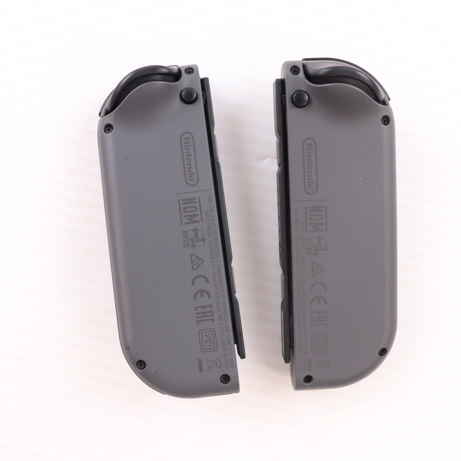 【中古即納】[Switch] (本体) Nintendo Switch(ニンテンドースイッチ) Joy-Con(L)/R グレー 任天堂(HAD-S-KAAAA)(20190830)