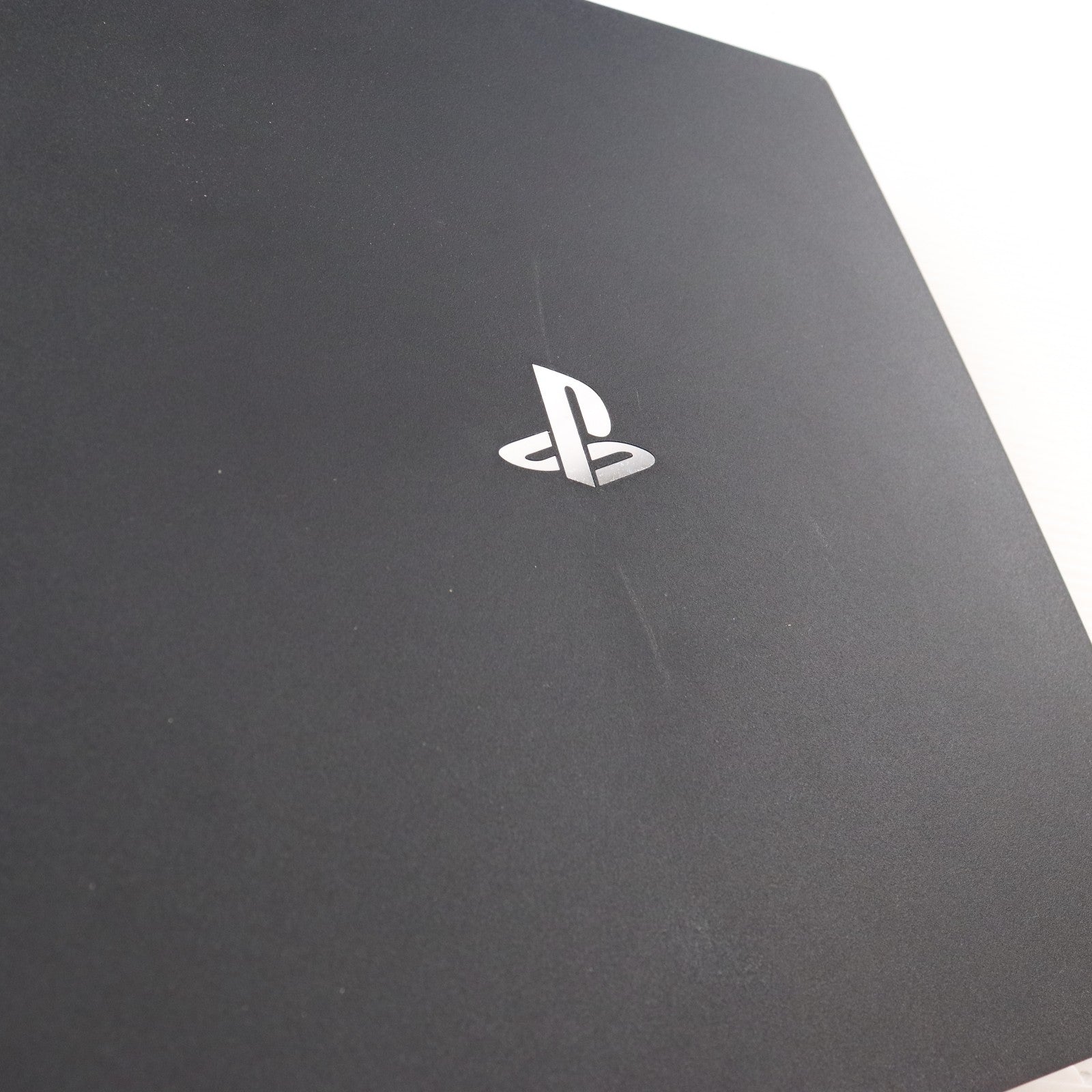 【中古即納】[PS4] (本体) PlayStation 4 Pro(プレイステーション4 プロ) ジェット・ブラック 1TB SIE(CUH-7200BB01)(20180927)