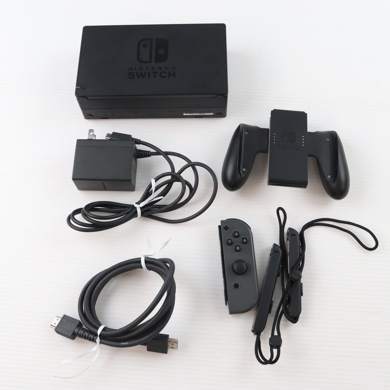 【中古即納】[Switch] (本体) Nintendo Switch(ニンテンドースイッチ) Joy-Con(L)/R グレー 任天堂(HAC-S-KAAAA)(20170303)